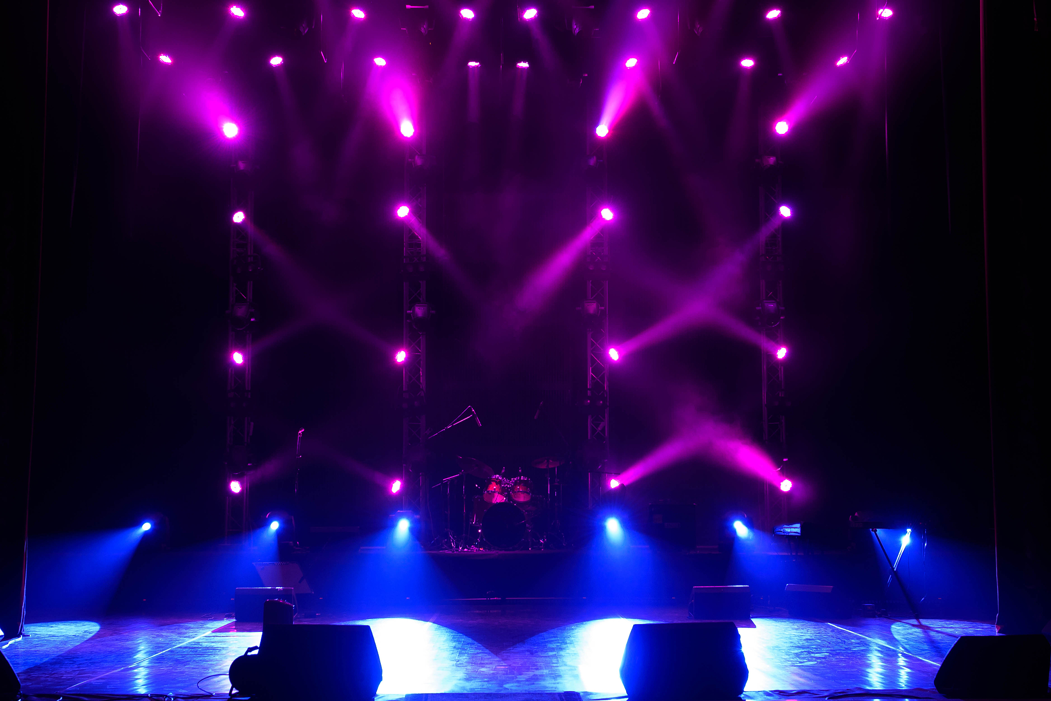 舞美灯光设计工作室-GRANDMA2控台编程、灯光秀设计、文旅灯光