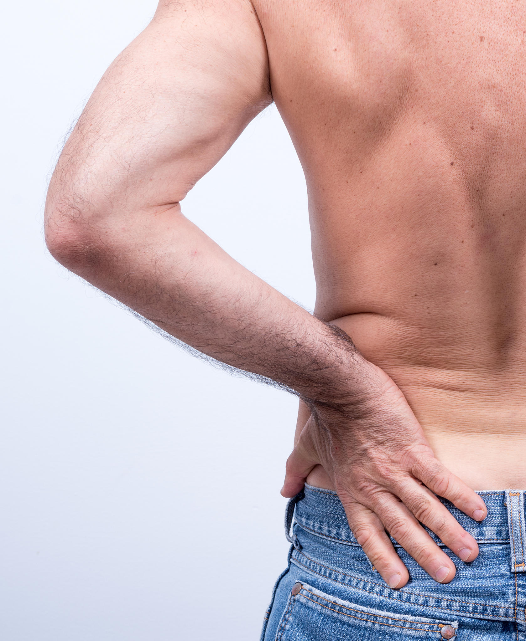 护腰护具的作用喝特性总结100个字符以内。英文