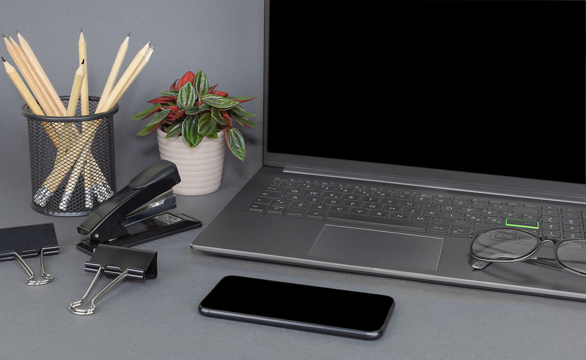 请推荐10款116寸的轻便小巧便于携带的笔记本电脑主要用于办公要求续航力大于2小时价格便宜。并对性能续航力等做详细分析说明并给出全新机和二手机的参考价格