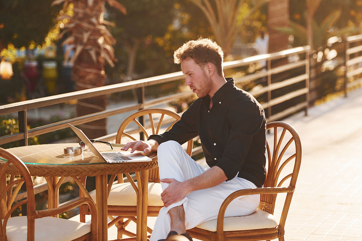 年轻人买户外产品：品质与性价比双重考量