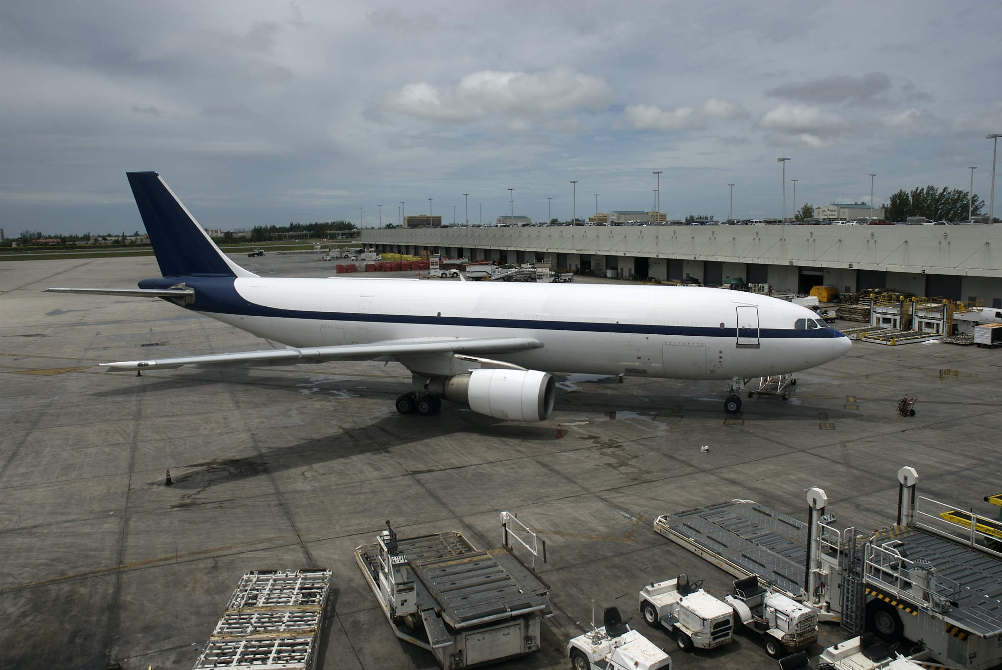 重庆北部新区航空职业学校位置：交通便利，资源丰富，前景广阔