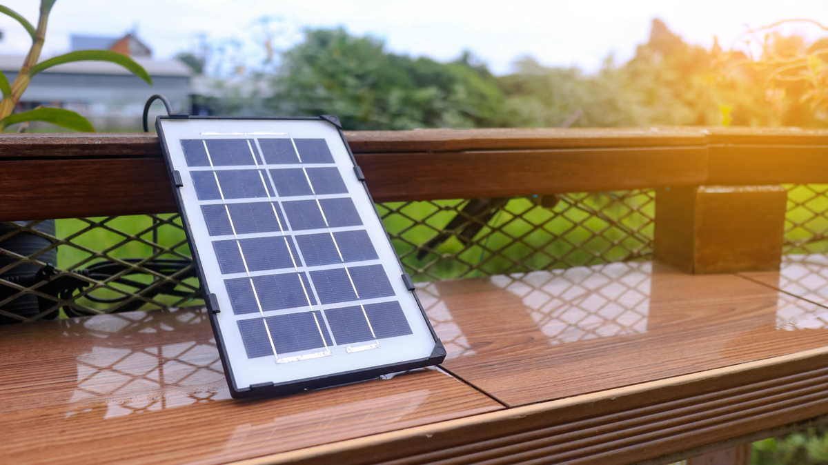 20w的太阳能板和48ah电池带动8w的摄像头能用多久