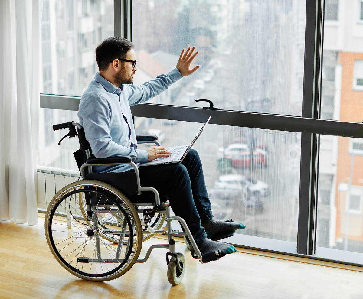 济南创高车轮椅实力归来实木风焕然一下出场济南创高车间一角实录过程此刻同事手持喷水枪冲刷车轮椅升级款车轮椅实力畅享户外它车轮造型厚重桌腿经久耐用经典款大气感十足原木风情打造 经得起户外考验焕然一新登场归来仍是王者它摆放室内外均可使用它耐干燥耐水湿强抗虫防腐蚀外摆在户外档次猛然提升一个档次实木打造健康又环保车轮椅纯净优雅而又不失时尚气息享受品质户外生活的宣传文案