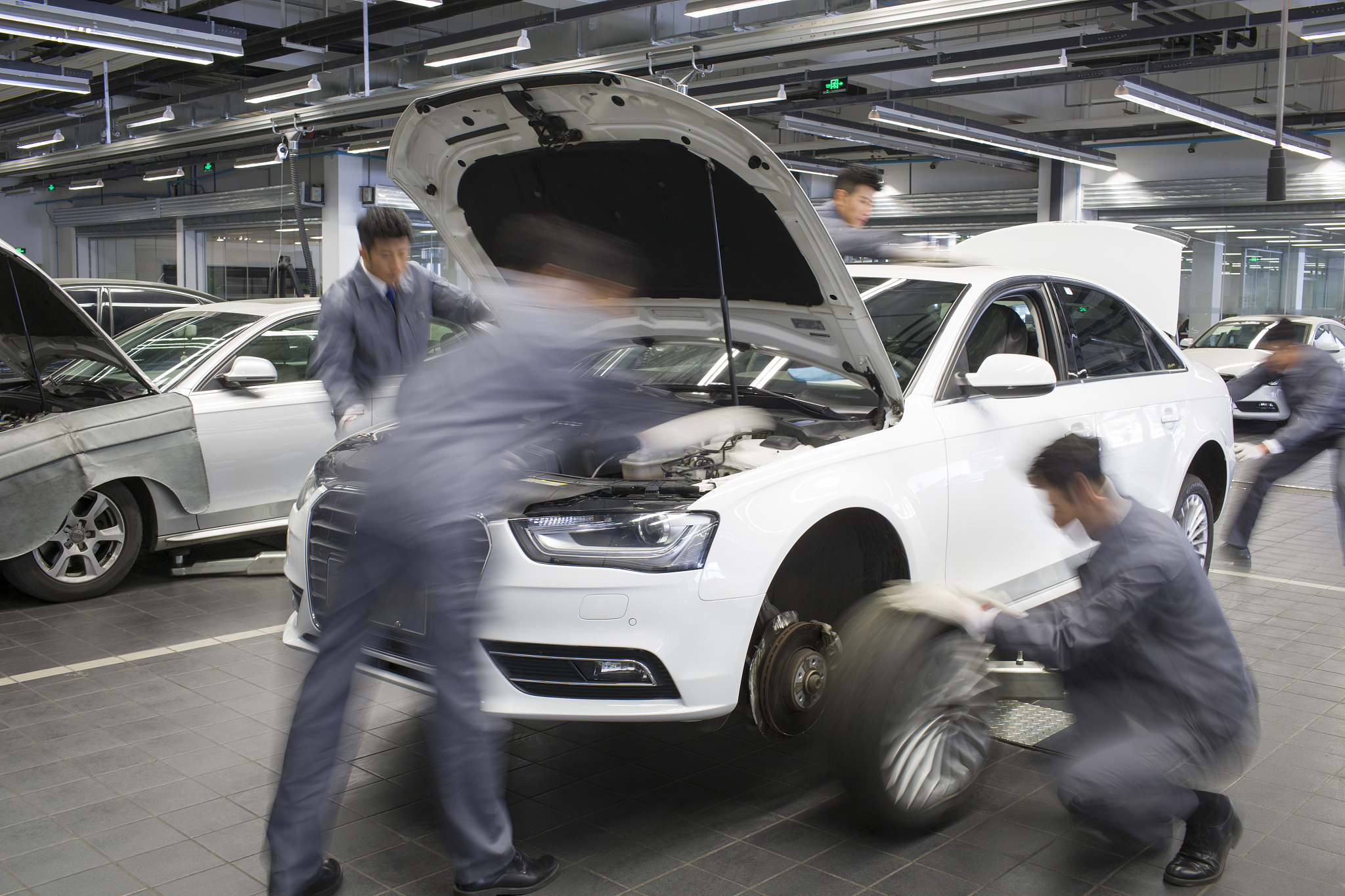 汽车整形技术专科就业前景好不好？