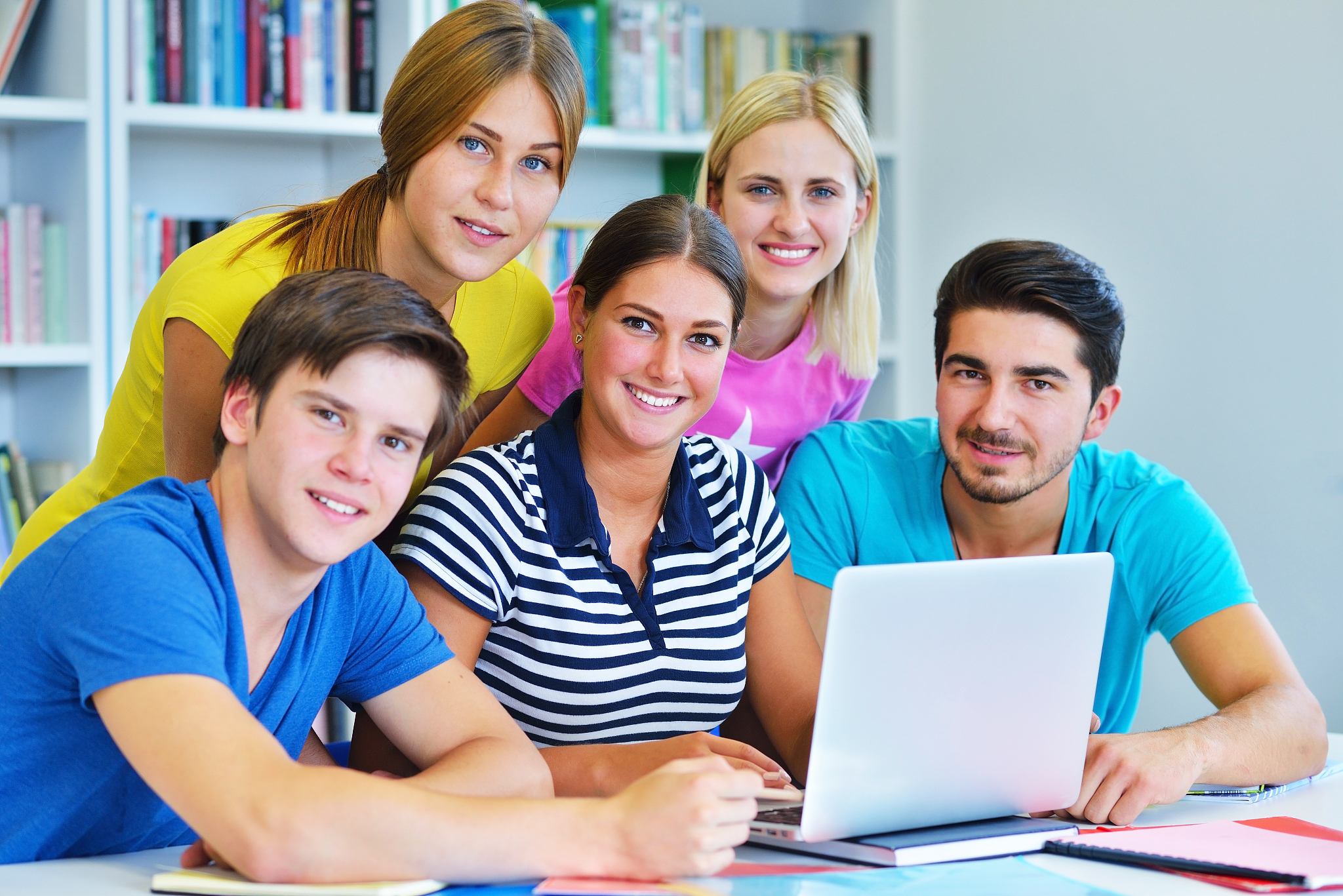 成都2022年计算机学校和中专有哪些区别