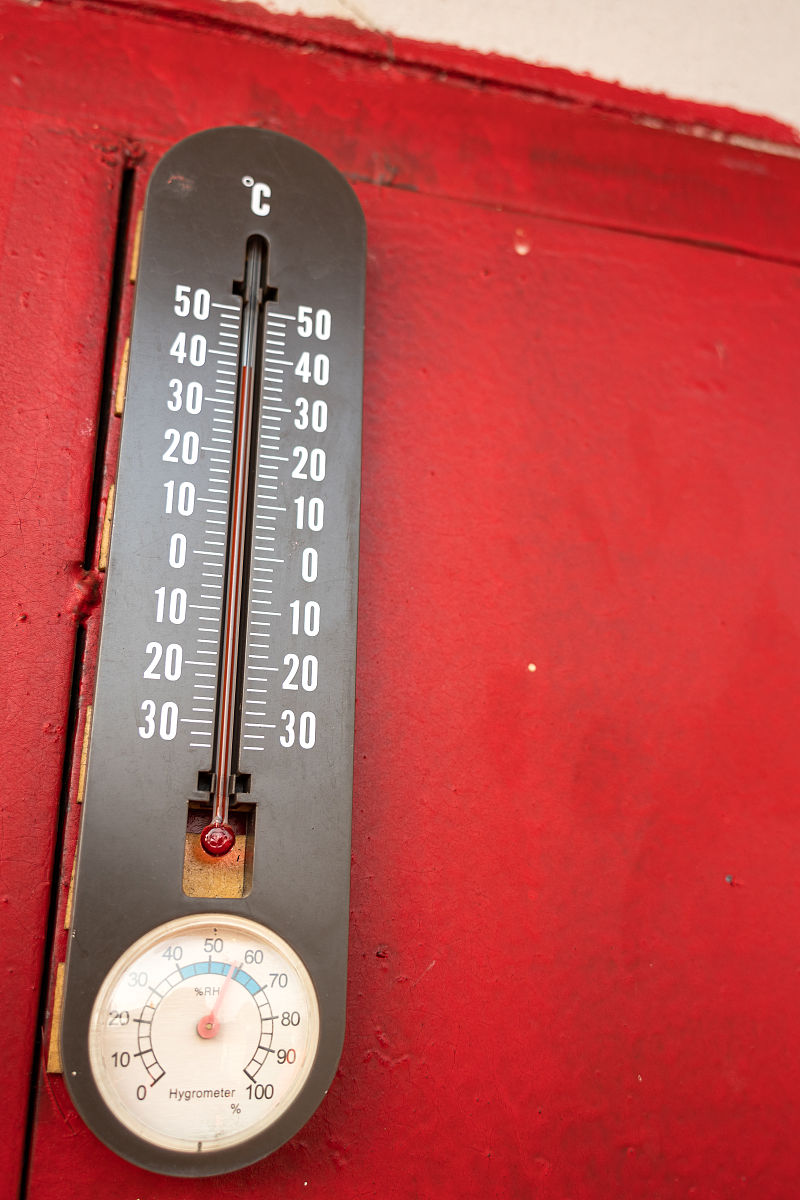 温湿度传感器选购指南：7大要素助您选出最佳方案