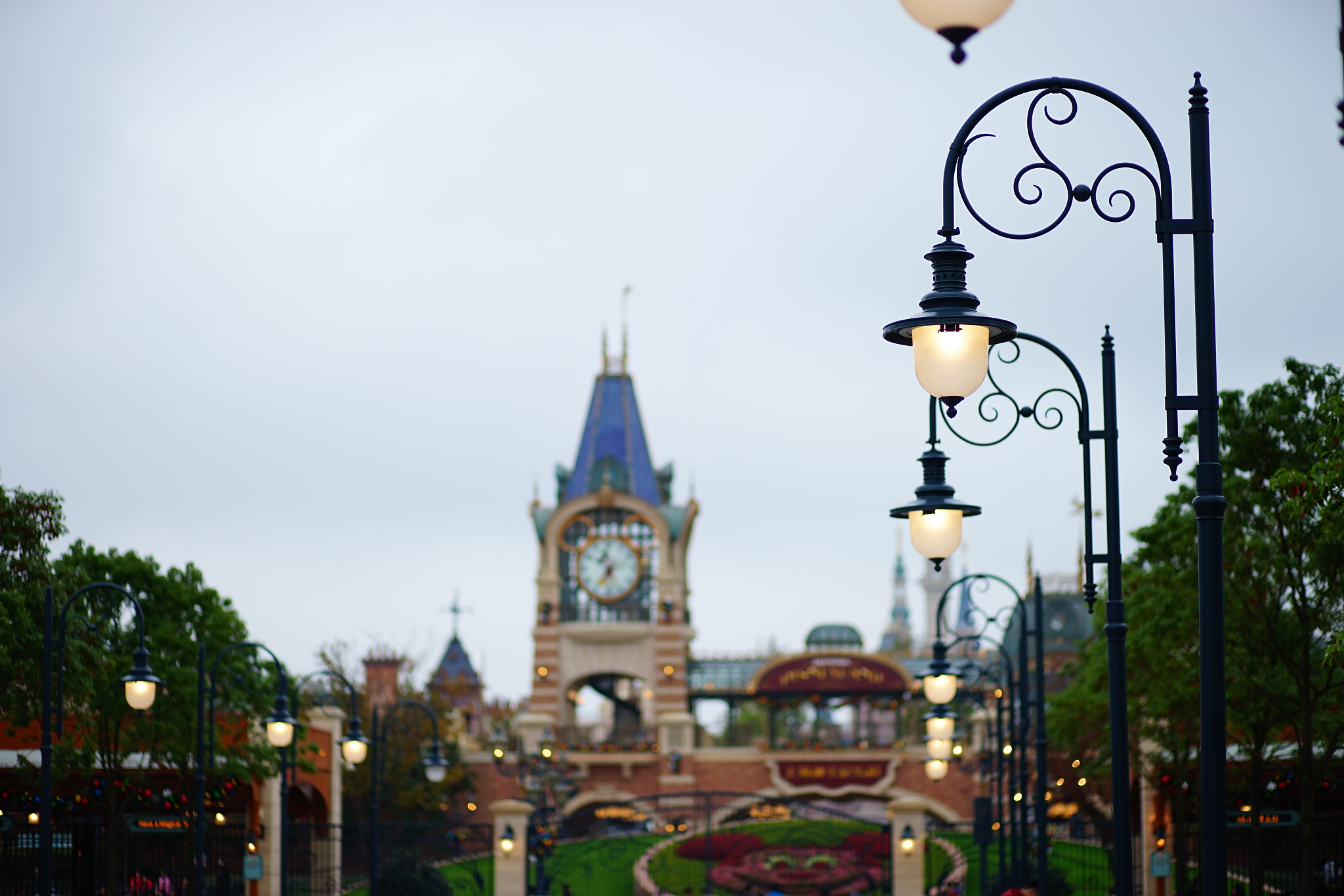 上海迪士尼度假区：梦幻之旅，精彩无限