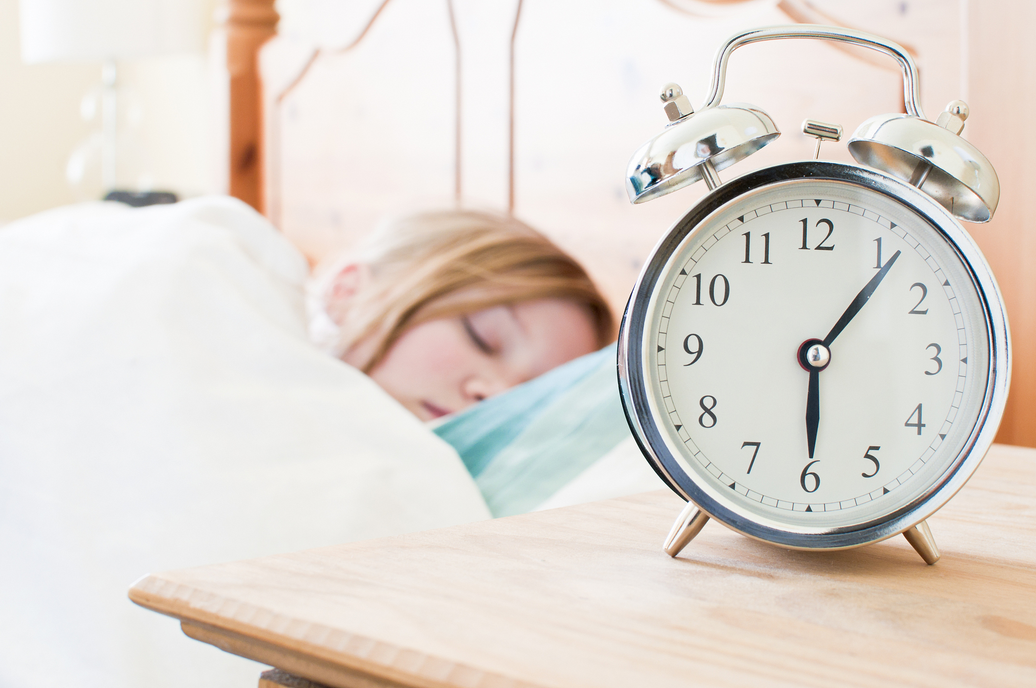 早睡早起，应该先早睡还是先早起？