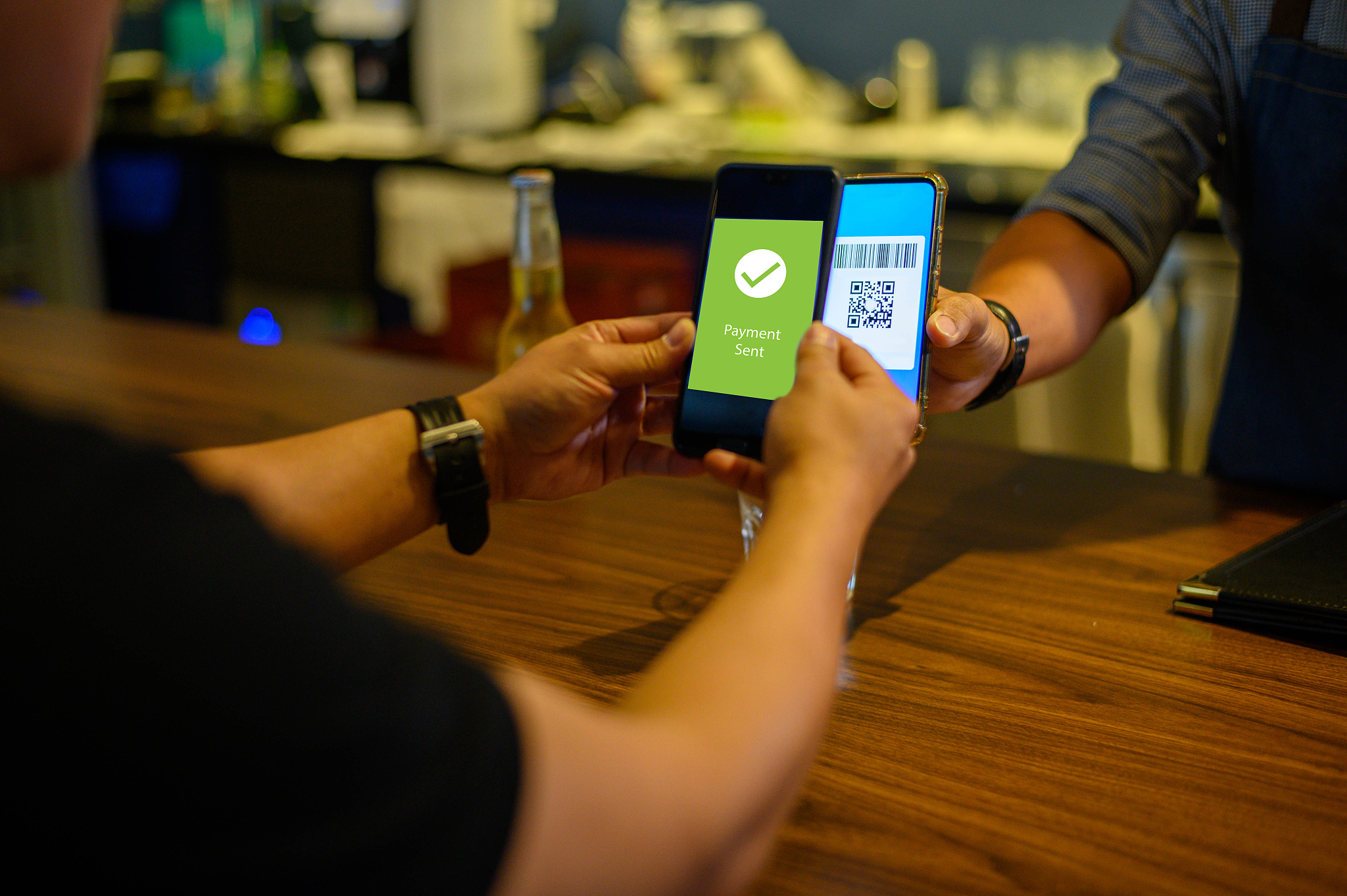 mobile payment in cafe