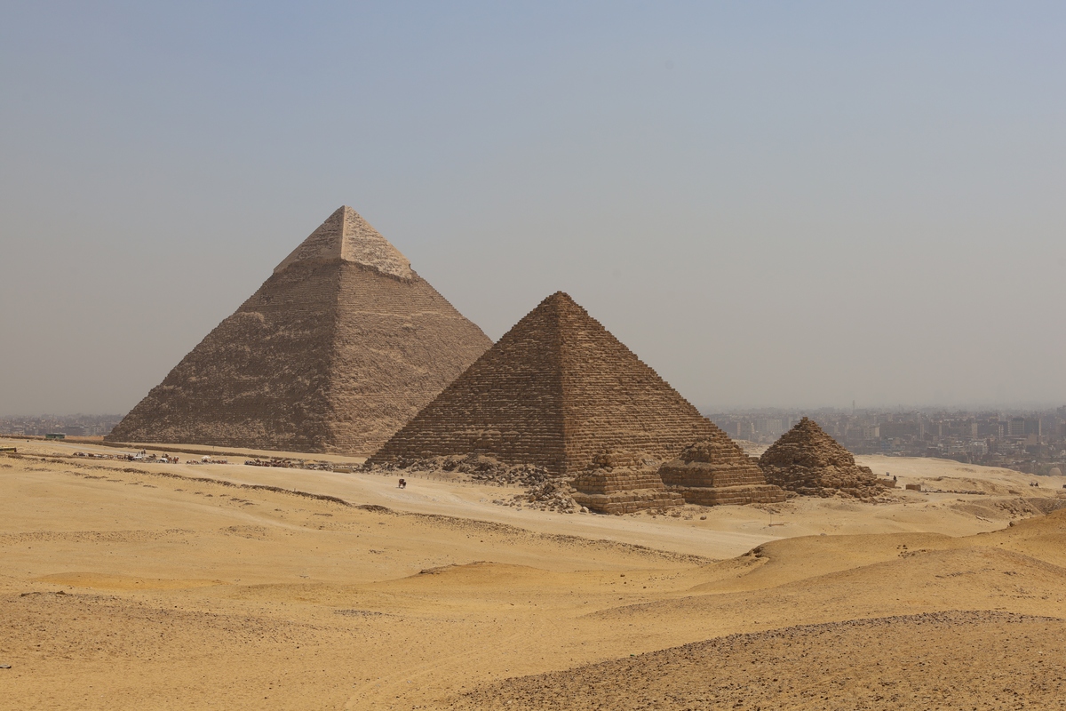 探索古埃及文明：从法老王到金字塔