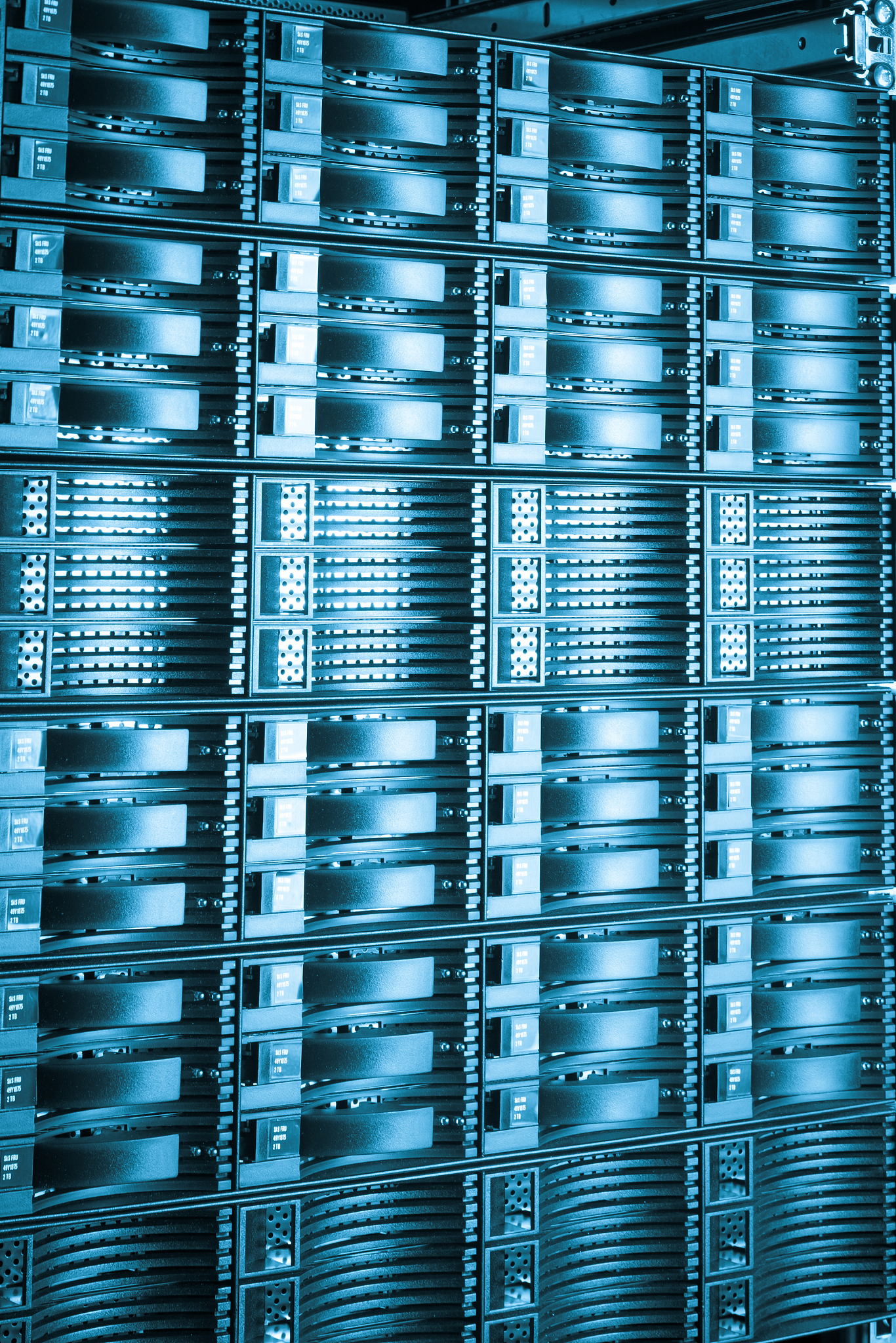 机械硬盘可以安装在哪个盘？