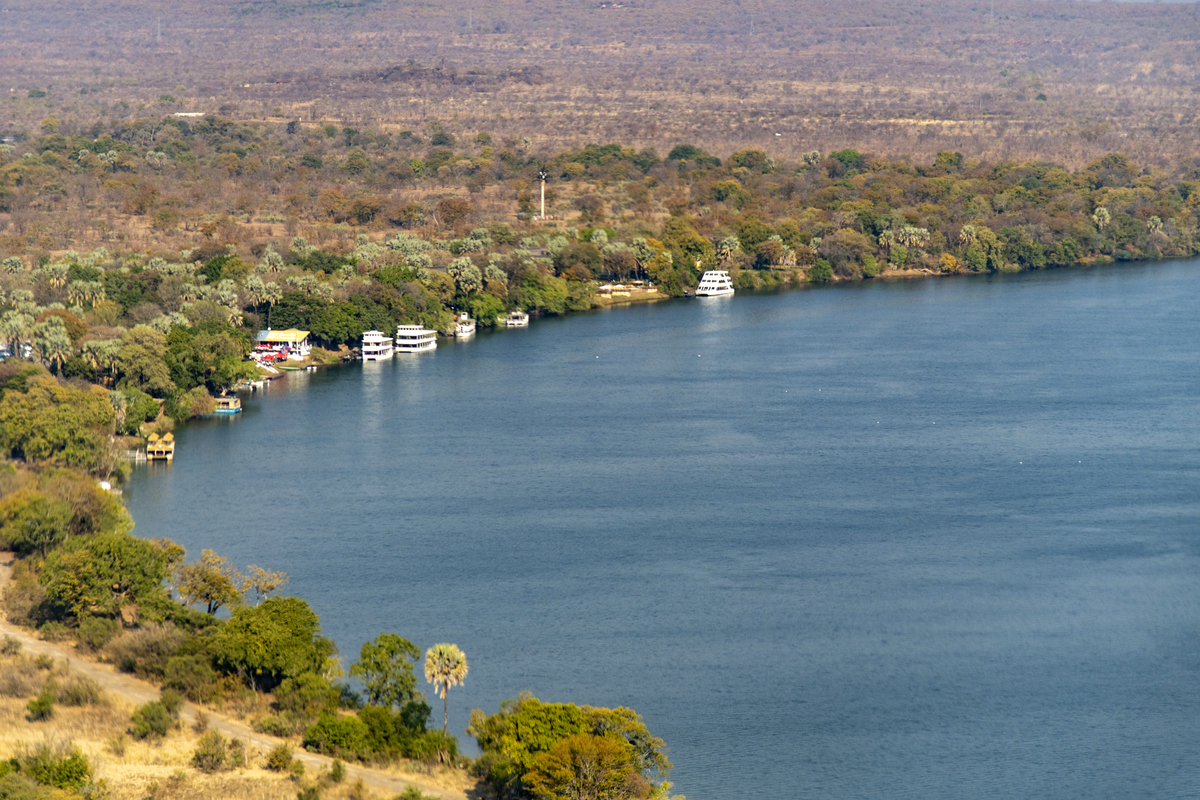 汤姆探险密西西比河：壮丽景色与难忘旅程