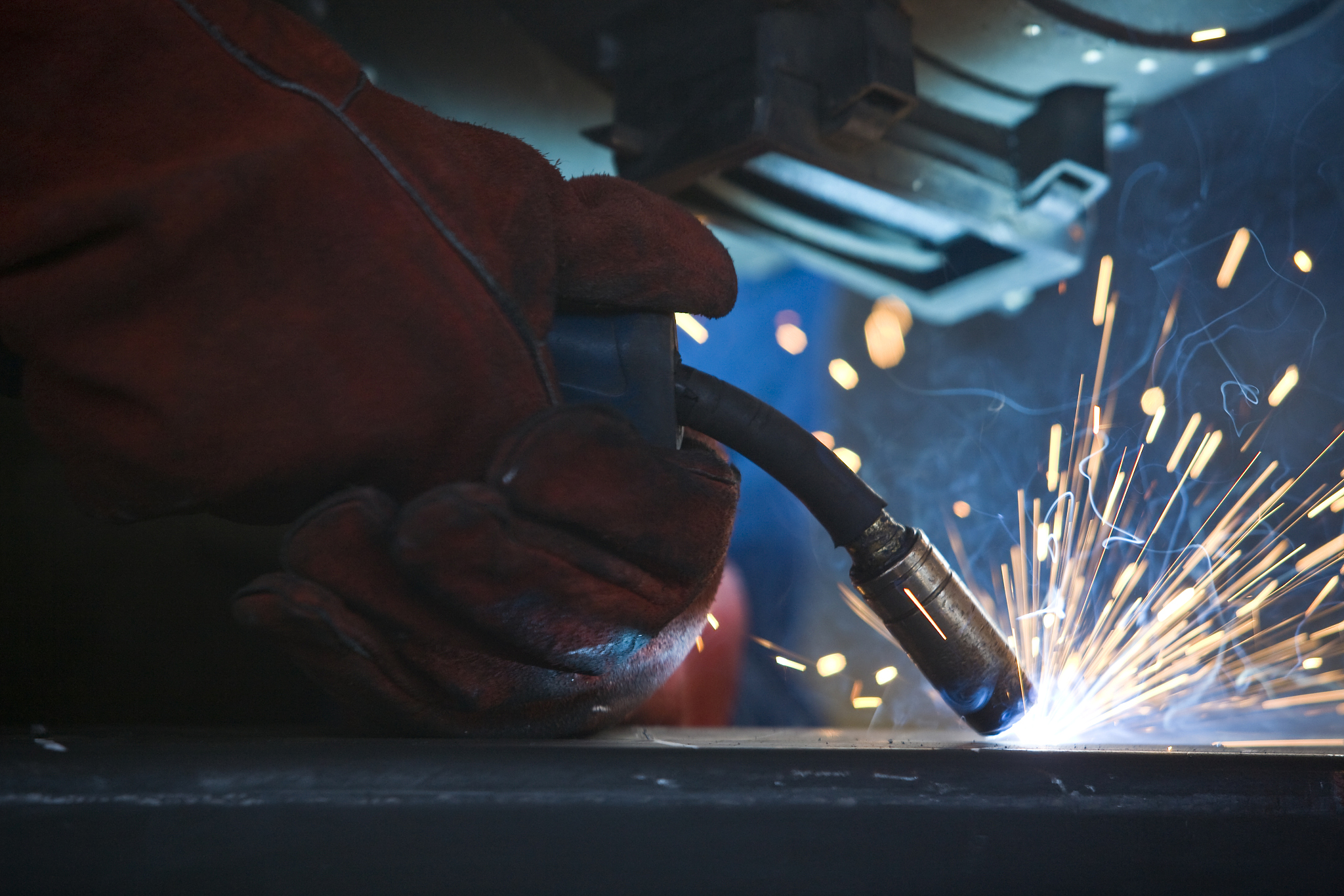 worker welding