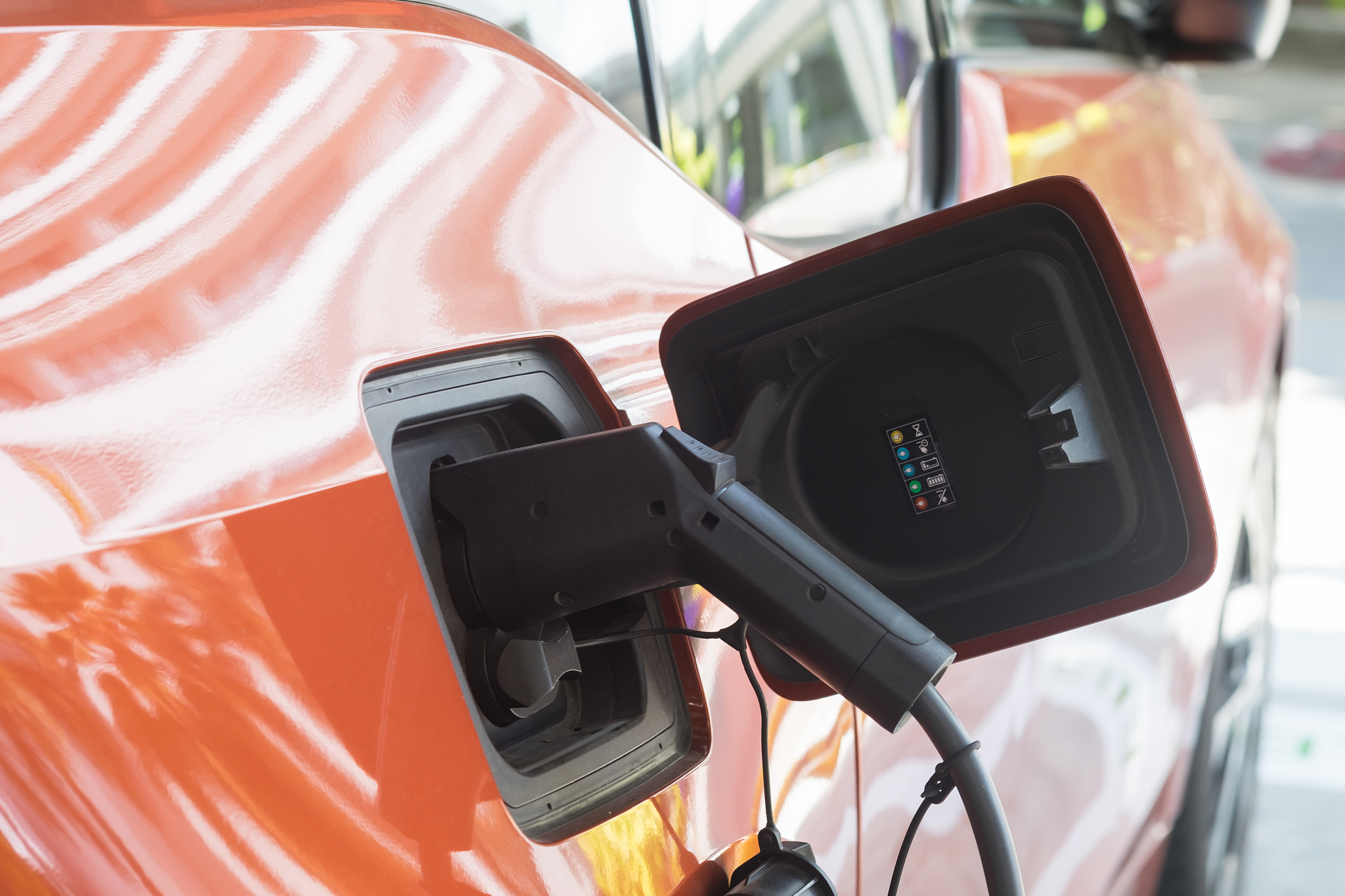 车载吸盘手机支架：拍下旅途精彩，让驾驶更轻松！