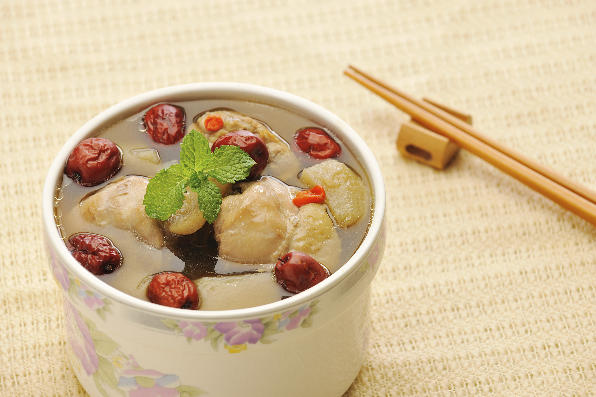 人流后饮食指南：推荐食物助你快速恢复
