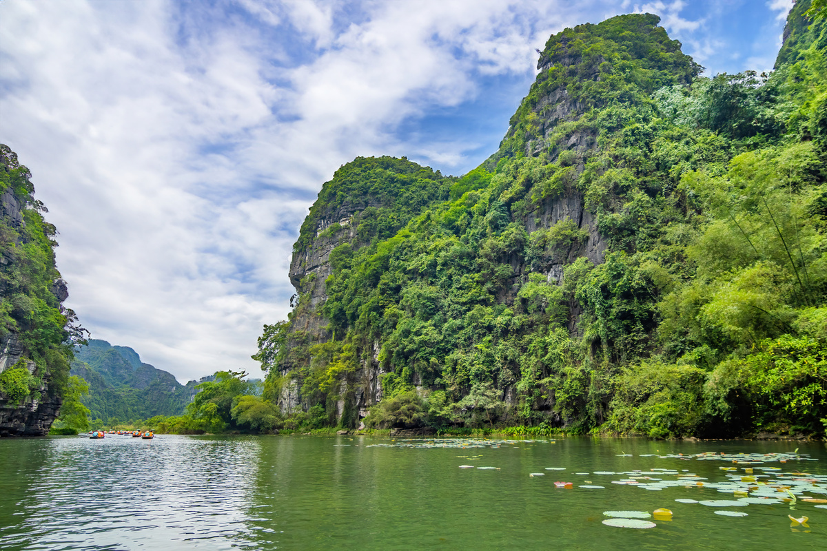 桂林山水诗：描绘壮丽景色与独特风情