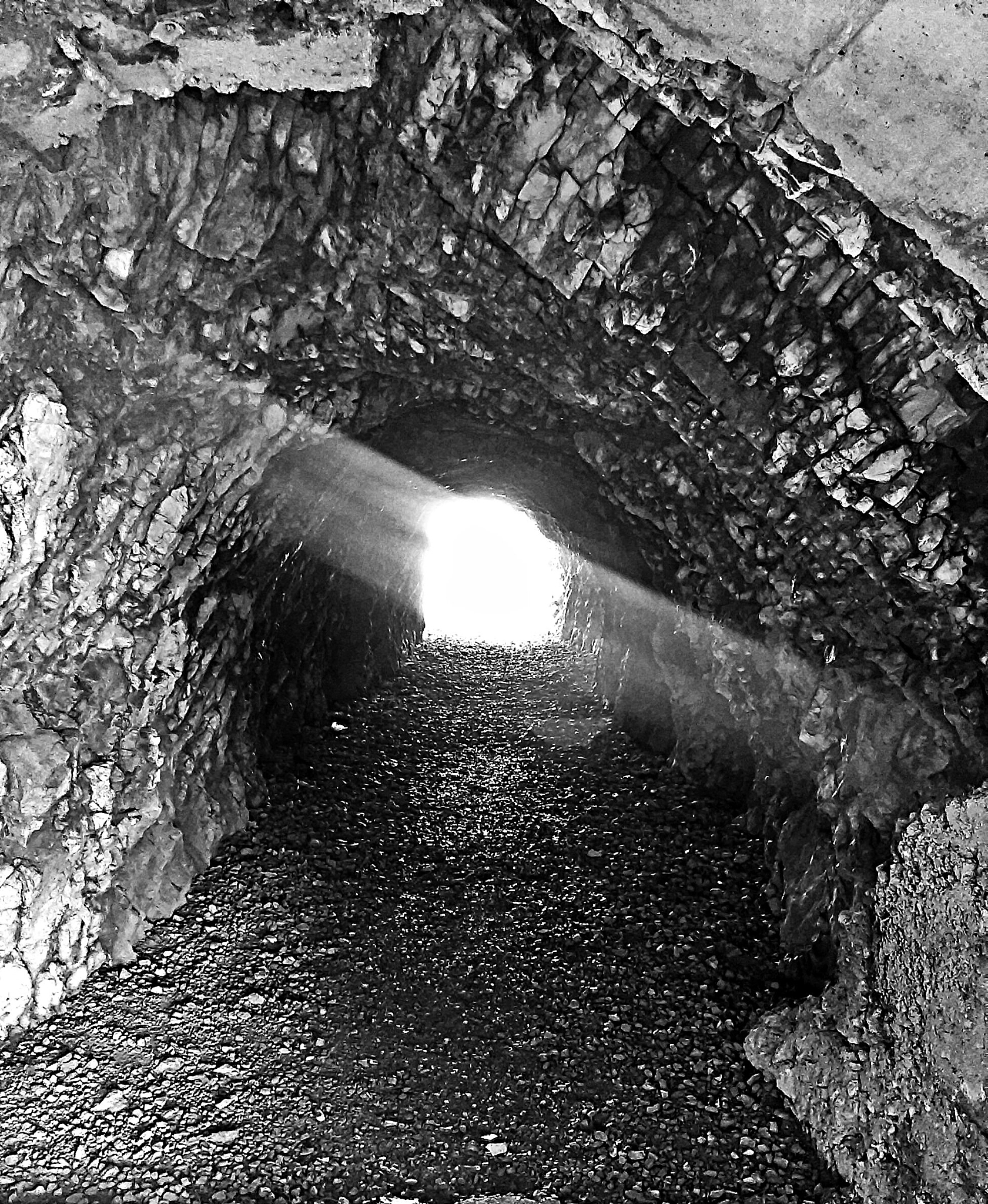 井下模糊图片双边滤波效果分析：清晰度提升，细节更丰富