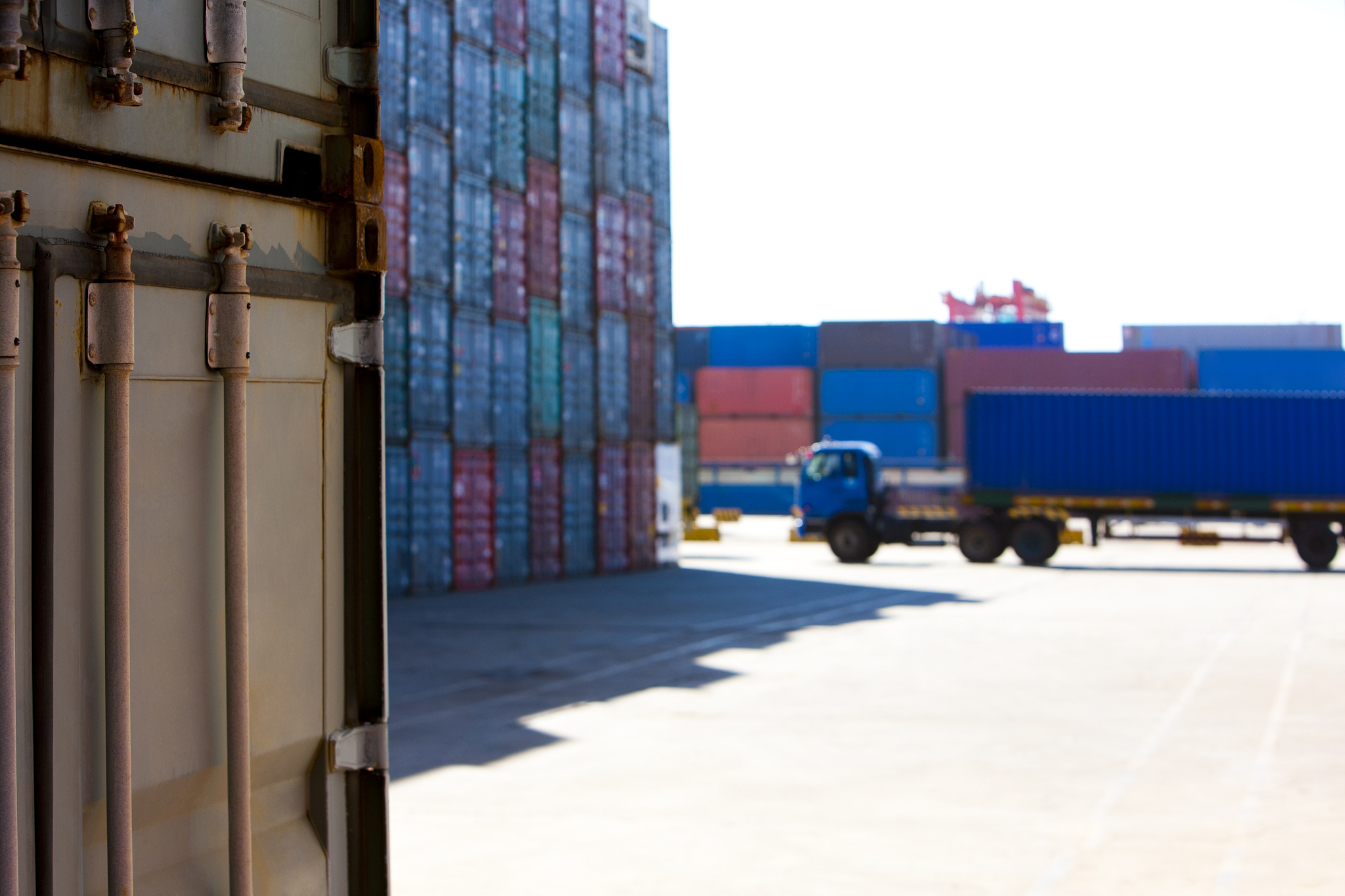 上海港的集装箱货物装卸服务能力