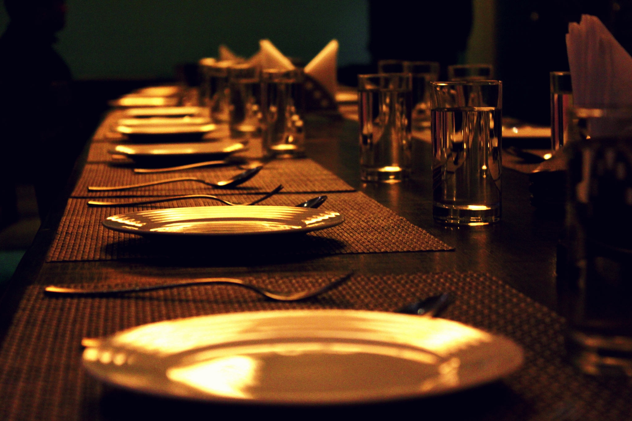 Intercultural Communication Essay Chinese and Foreign Food Culture Differences EnglishDifferences of Table Manners between China and West Chapter 1 Introduction As the economy and culture developing r