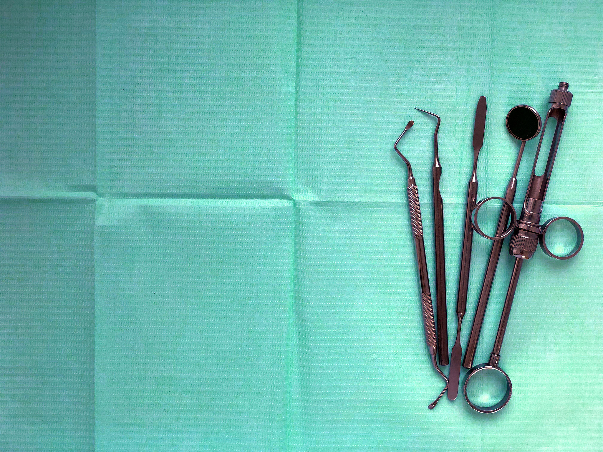 贵州利美康光彩职业技工学校口腔义齿制造专业学什么？就业前景如何？