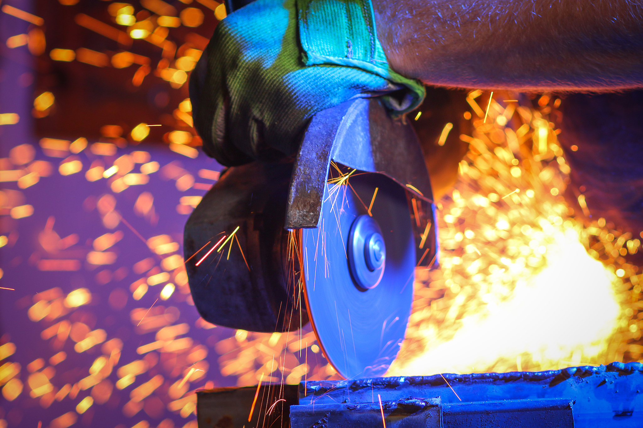 metal sawing close up