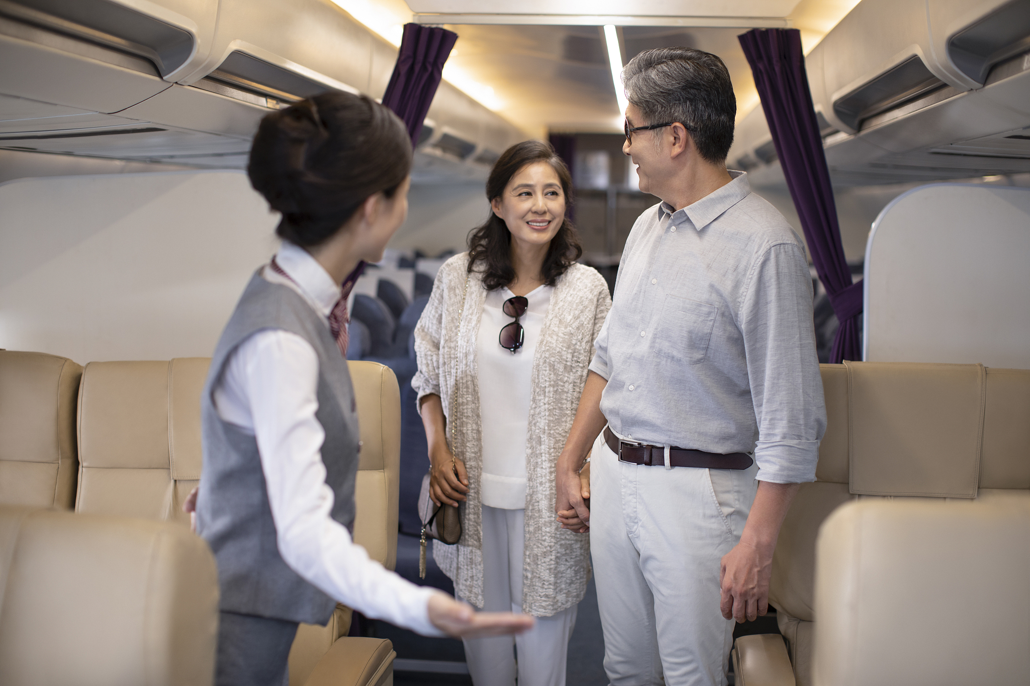 空乘专业工资高吗？揭秘空乘行业薪资水平