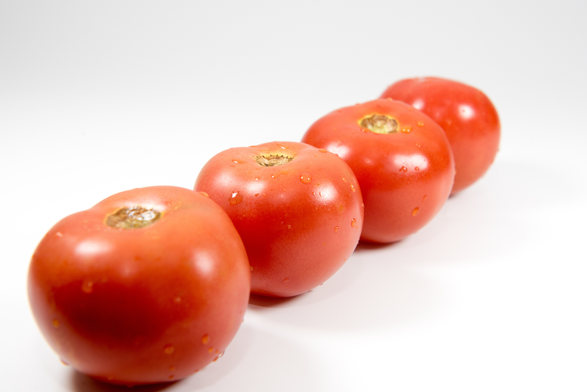 西红柿的功效与作用：营养价值、抗氧化、护眼、心脏健康等