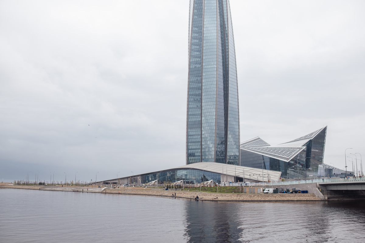 海滨城市地标：春笋破天，美景无限，守护美好，共创未来