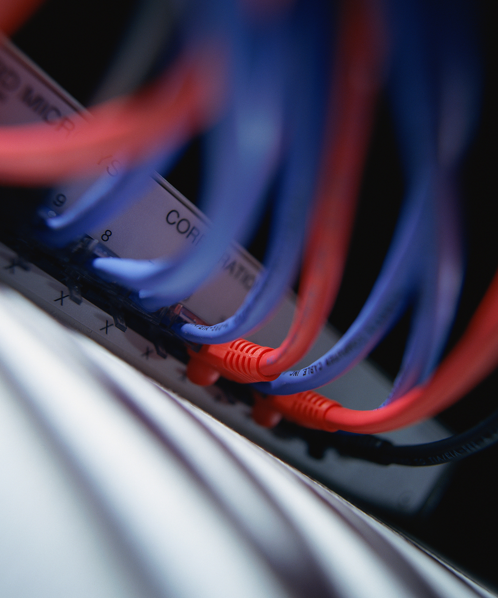 数据线根部易破损裸露问题：当前技术系统存在哪些缺陷？