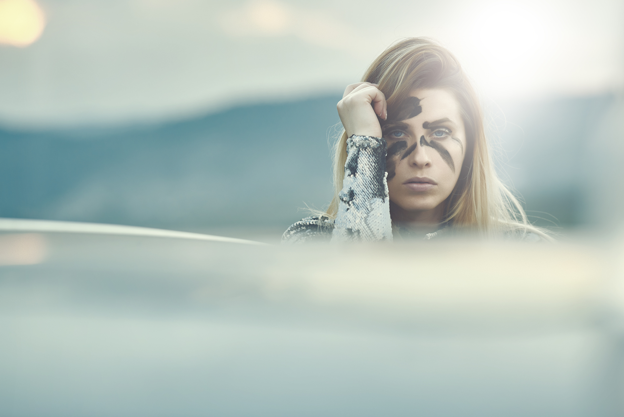 请根据以下几句话的说话语气、语言风格和用词特点等等提供50个够让读者感同身受的词汇和场景要求能用形象的语言表述感受。这样一双眼睛究竟深藏了多少情绪和感情？两位的脸真的美的我心空我终于知道为什么队友都夸他可爱了可爱死了！好爱吃的一枚小甜豆怀疑是女娲亲手捏的脸什么是破碎感这首歌里我最喜欢的一段~美的有点不像话了宝宝正在吸氧状态良好我现在颇有一种小人得志的快感 特别特别美好特别特别好嘴都要笑裂很成