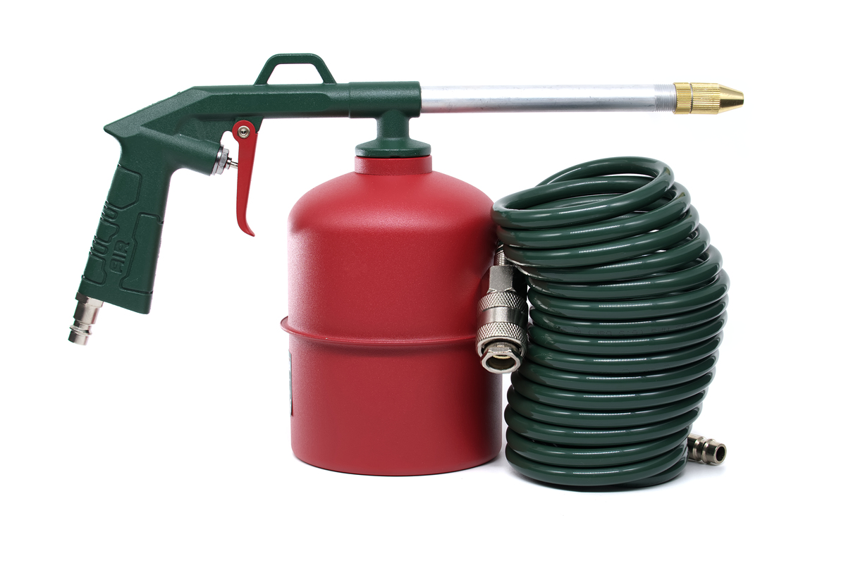 英文翻译：禁止使用高压水枪冲洗电器部分。电机控制器