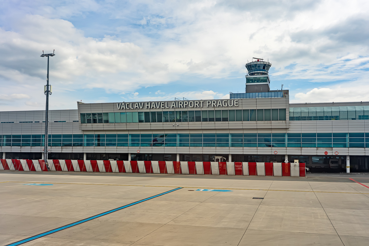 如果你是一名中国铁路北京局集团有限公司北京货运中心的职工参加北京交通大学mba预面试请用英文回答如下问题：describe what you do in your current position