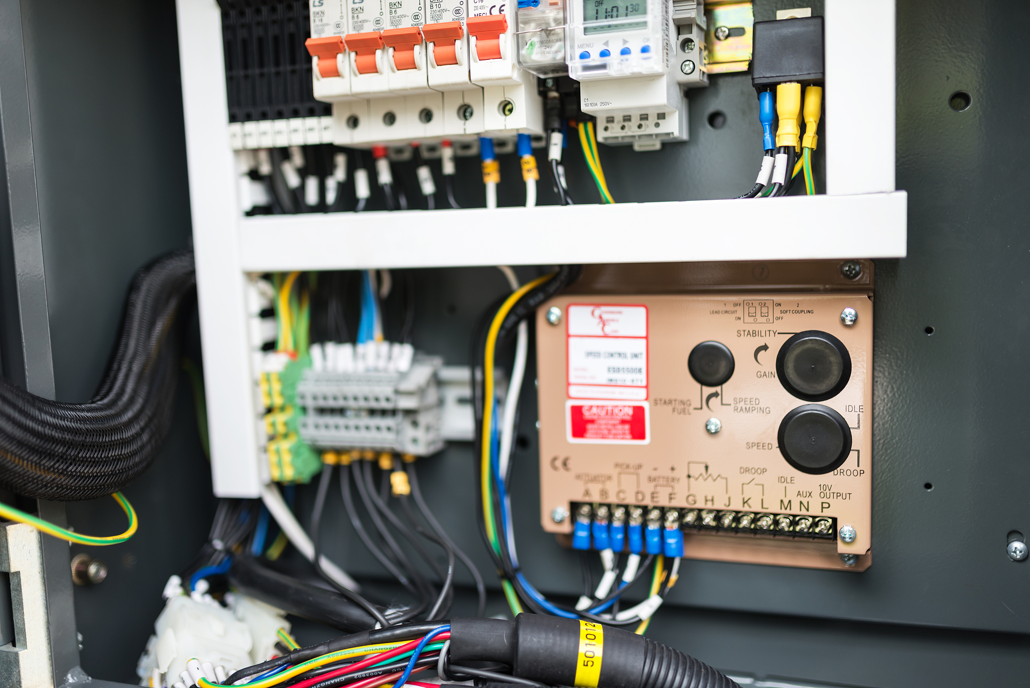 发电机自动调节励磁装置功能及应用