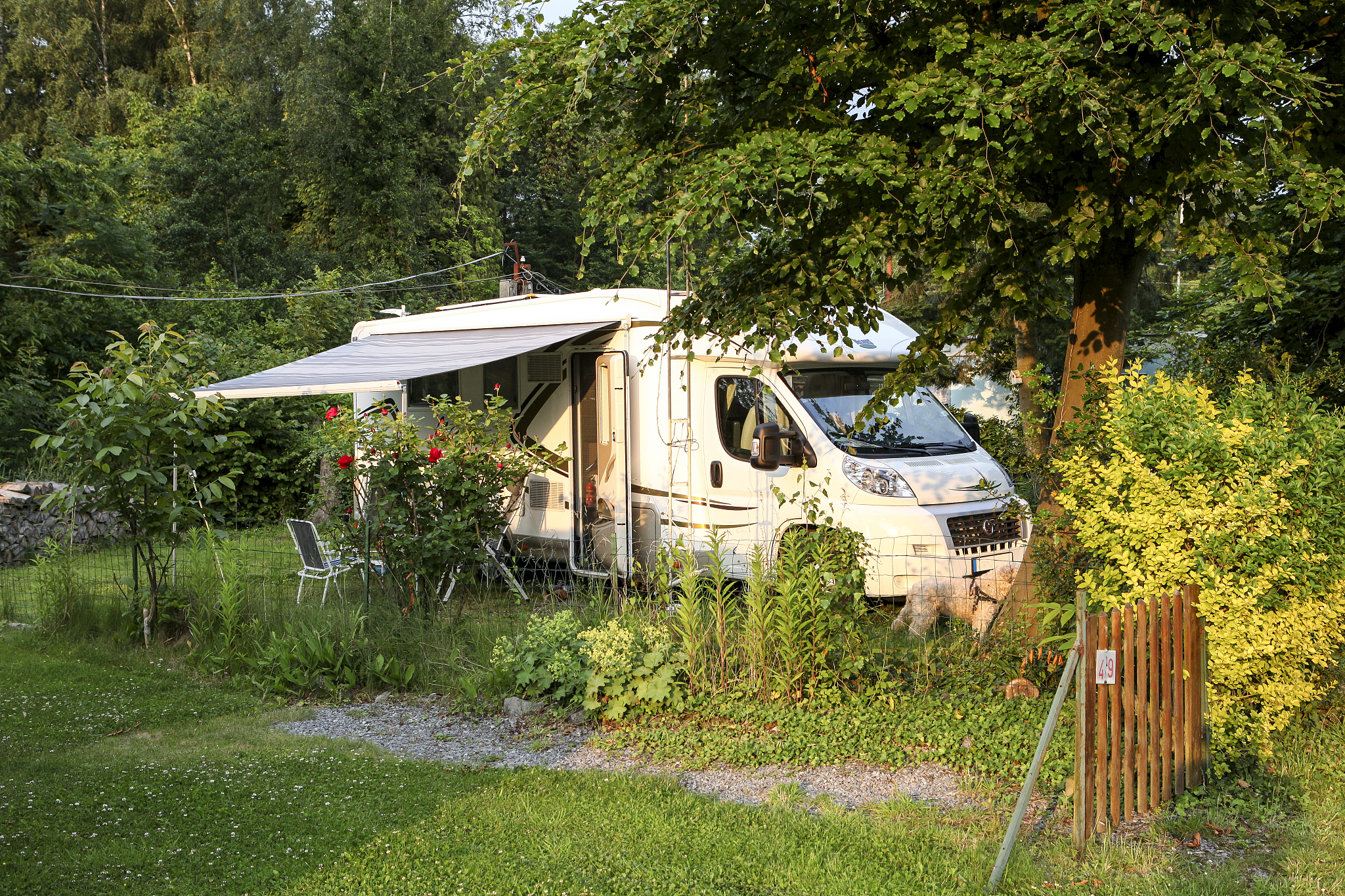 建设房车露营酒店