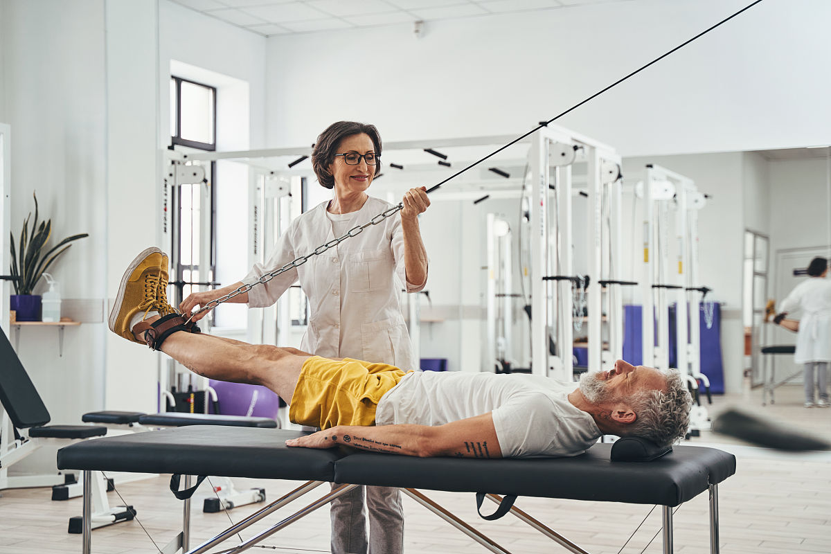 举重运动员腰伤处理