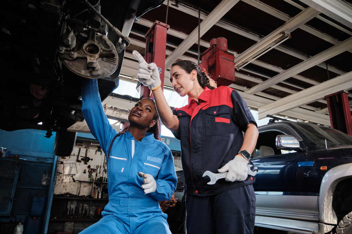 广州汽修学校热门专业推荐:汽车电子技术、美容、机械维修等 广州汽修学校热门专业推荐:汽车电子技术、美容、机械维修等