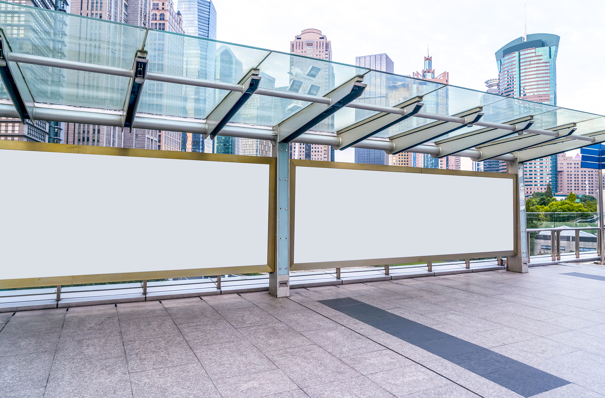 户外媒体优势：覆盖广、曝光高、效益长、创意强