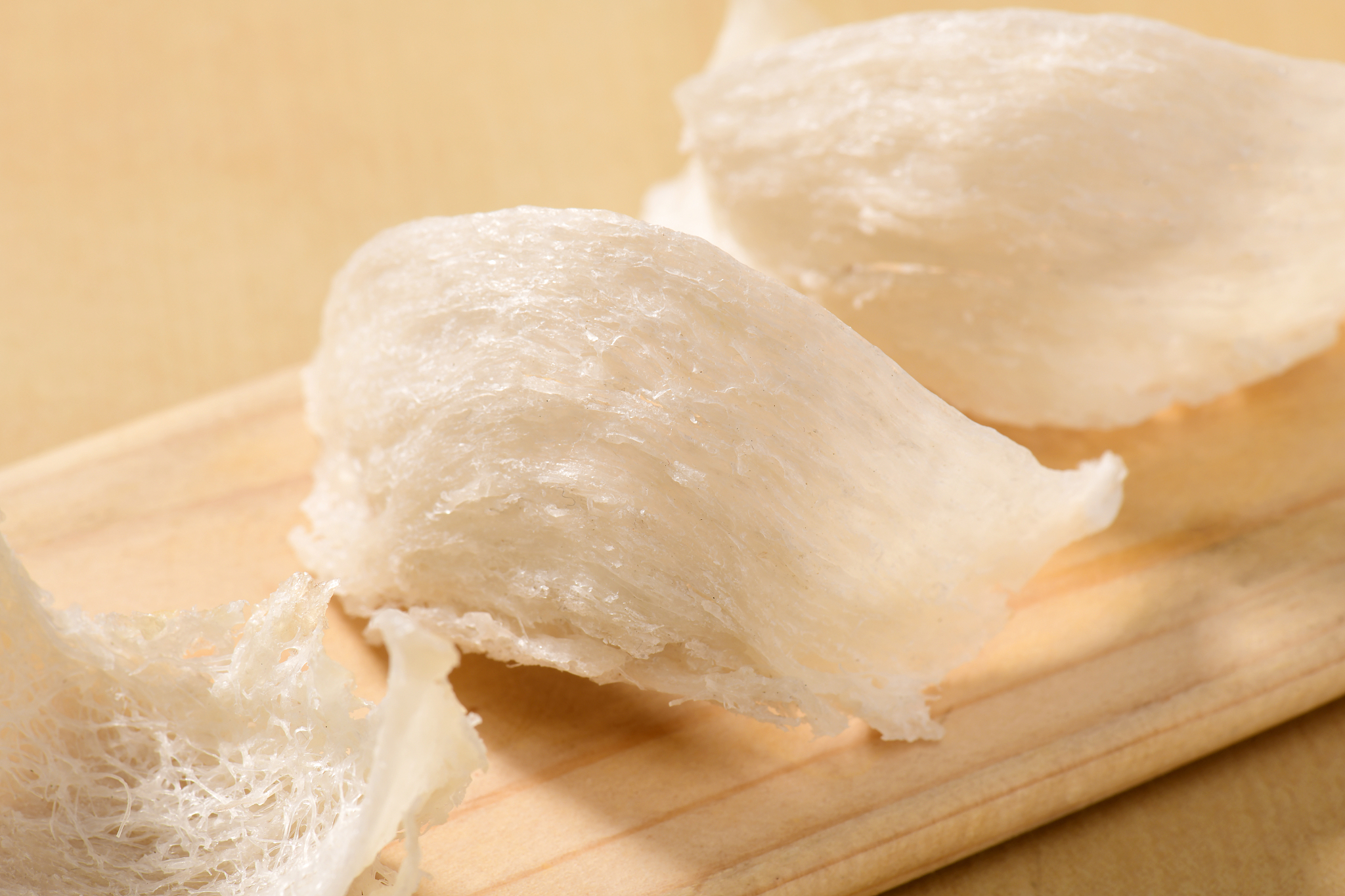 帮我设计一个燕窝店内可以拍的vlog剧本