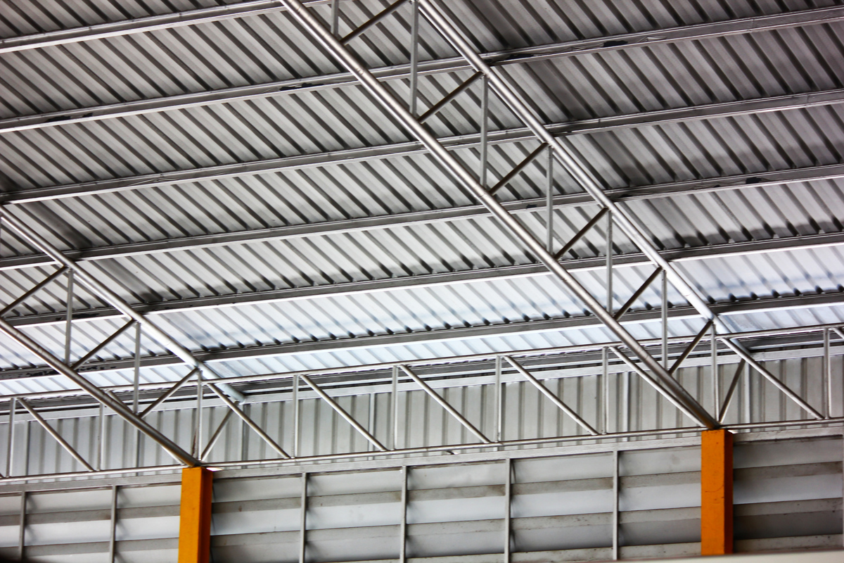 写一篇不少于500词怎么对钢结构仓库进行防腐的文章