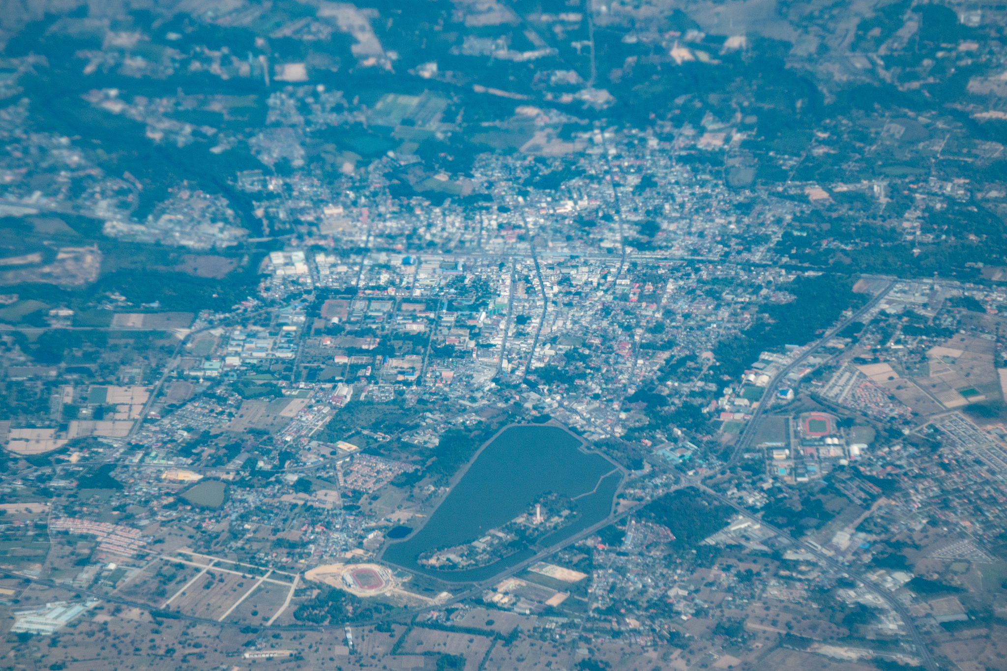 请帮英语培训班排一下剑桥KET课程 15次课程结束最好以表格的形式呈现。课程内容包括 课程内容课程重难点和课程目标。