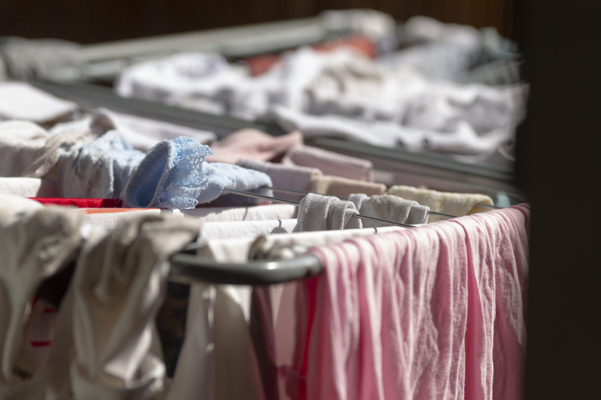 羽绒服存放指南：清洁、晾晒、收纳，让你的羽绒服更保暖更耐用