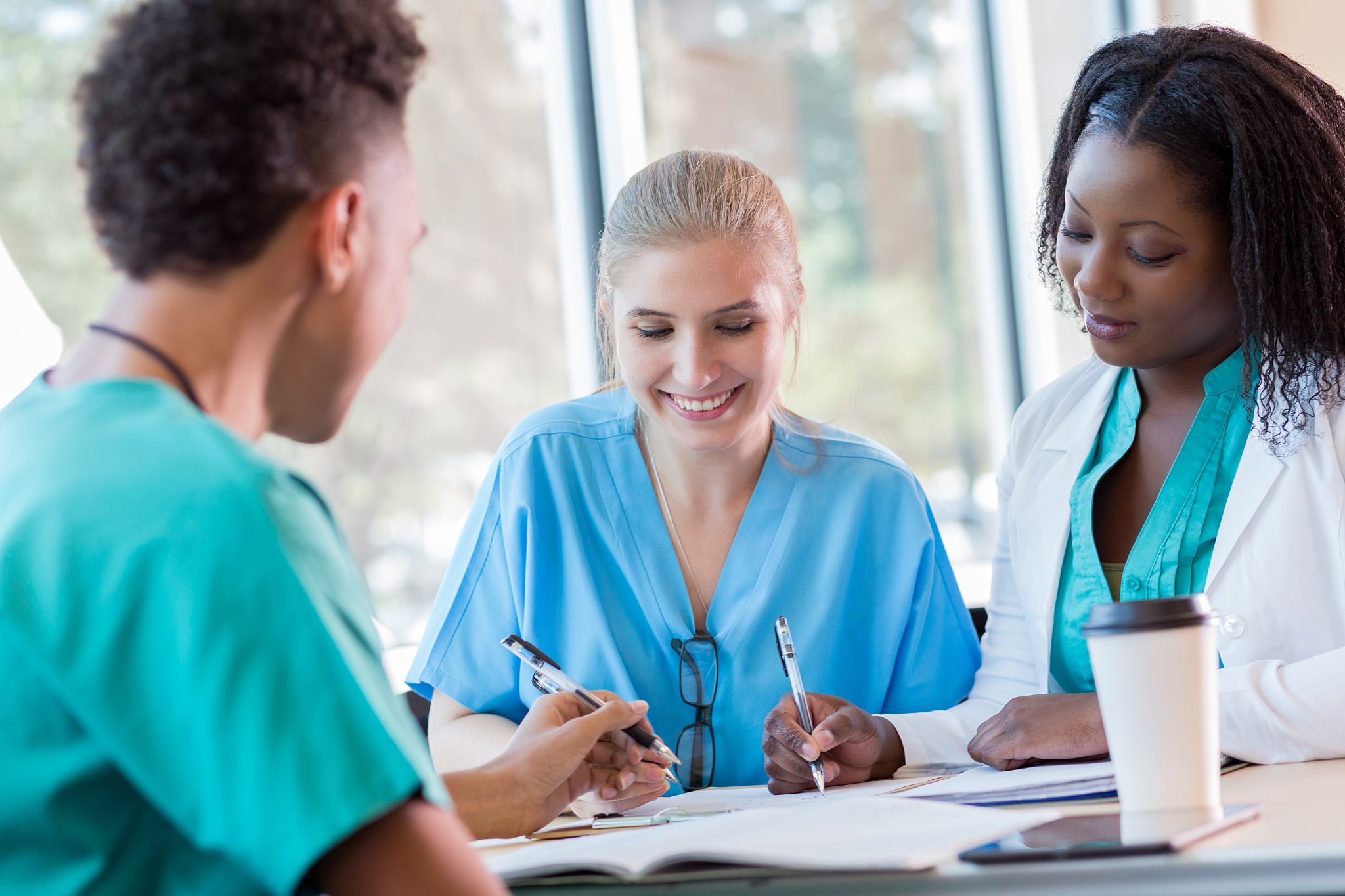 重庆初中毕业可以去读卫校吗