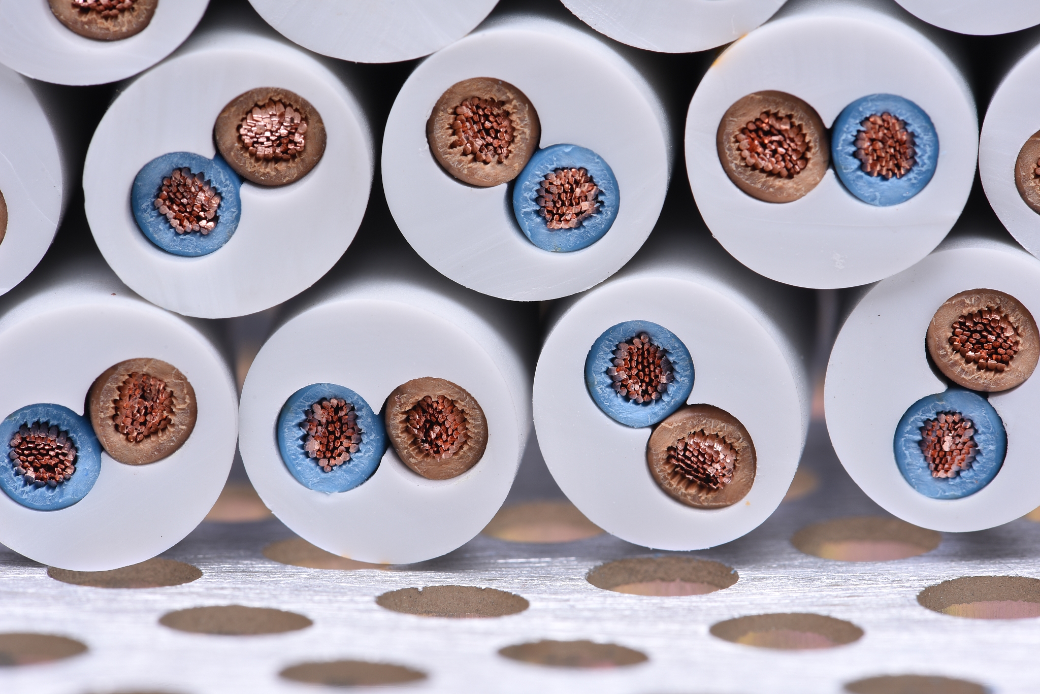 聚氯乙烯阻燃电缆：国家重点技术领域的应用与发展