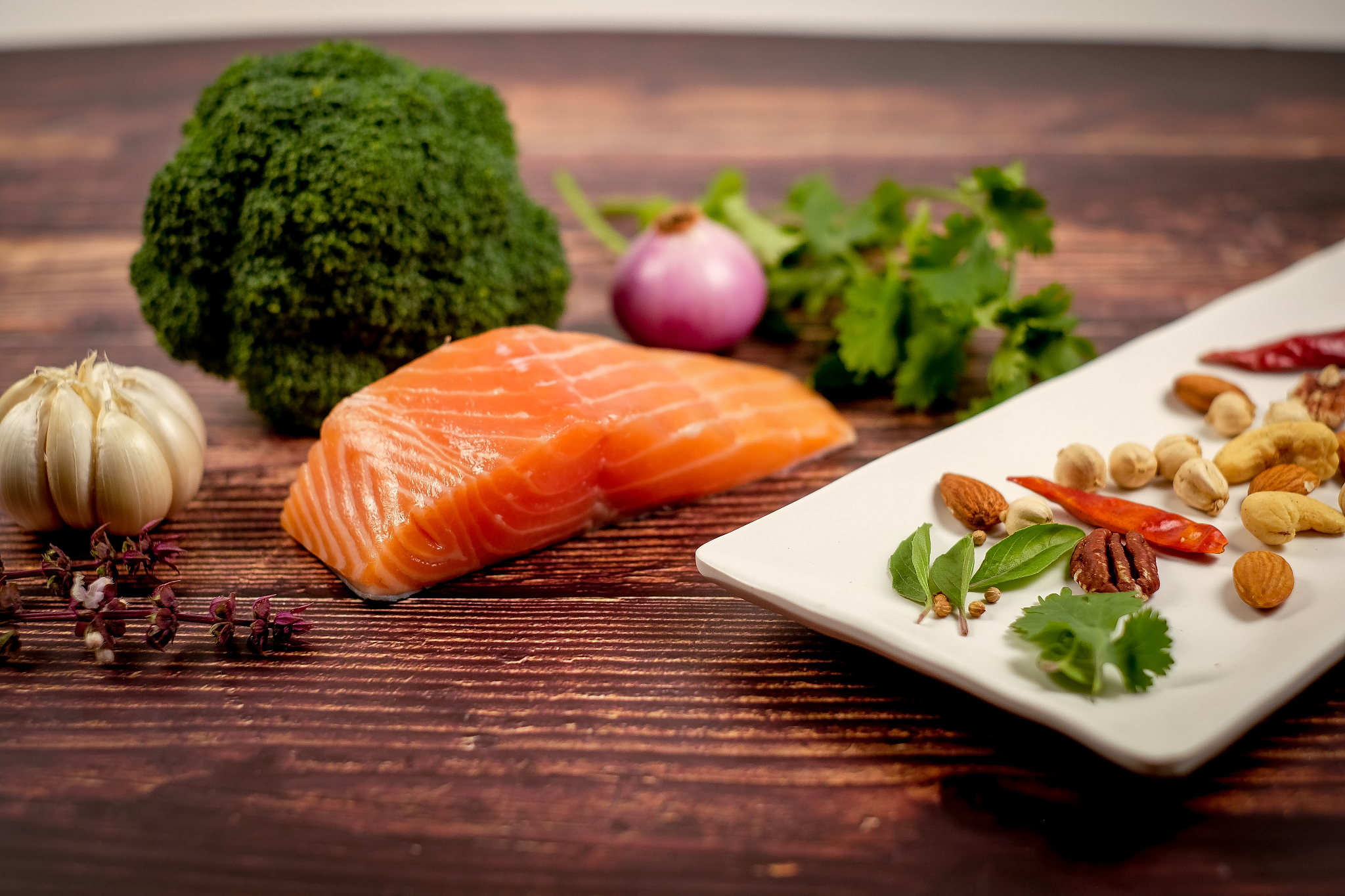 增肌指南：饮食搭配与训练计划助你突破瓶颈