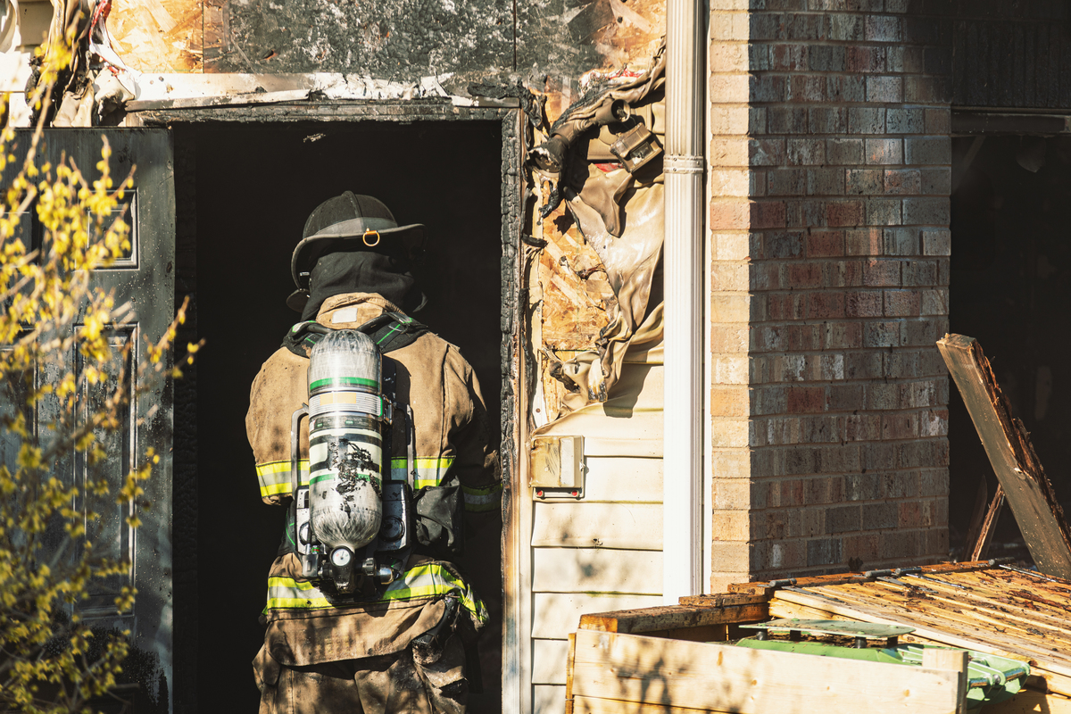 时尚消防活动标题：点燃您的创意！