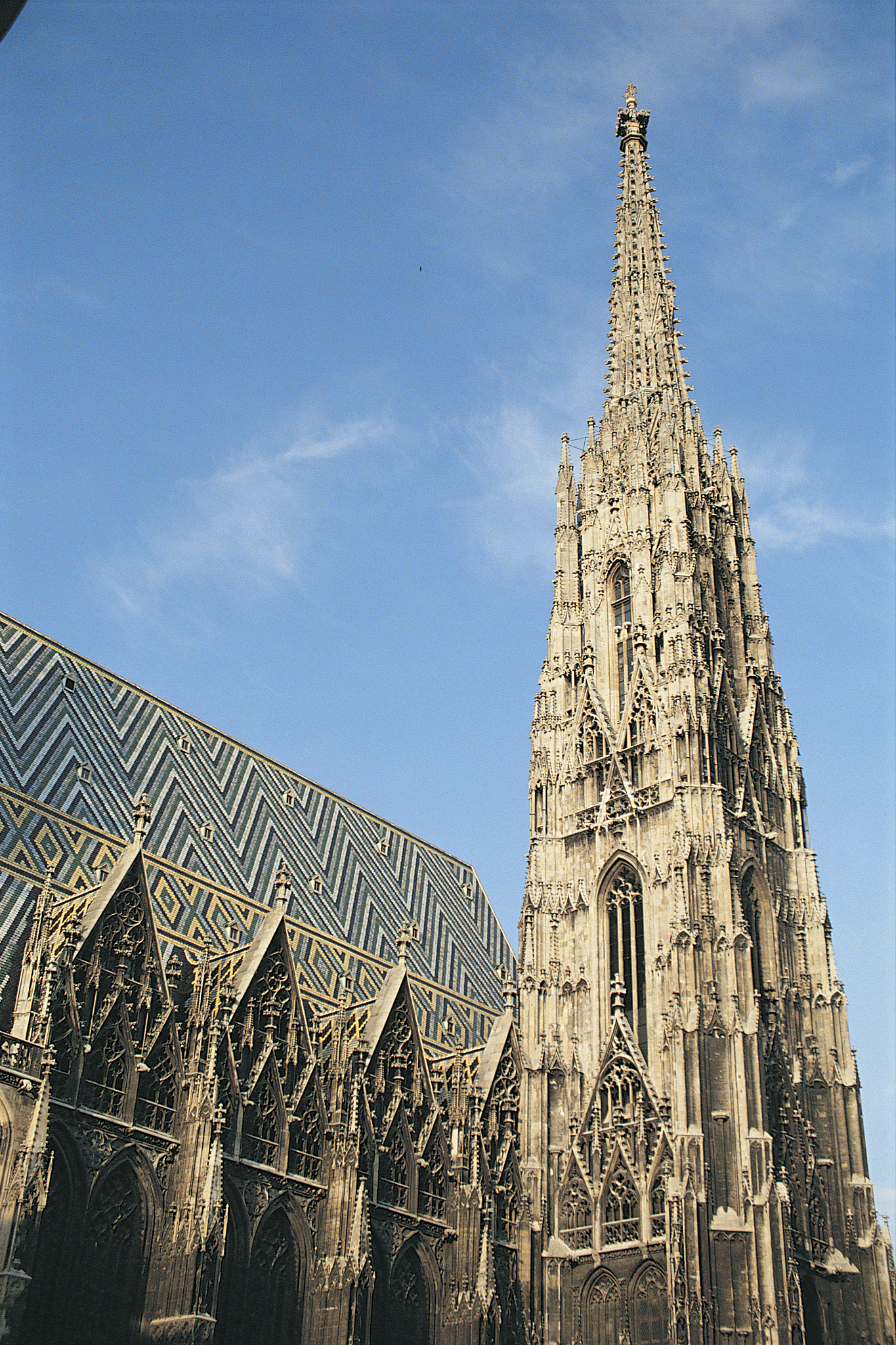 请从项目管理的角度出发探讨一下是什么原因导致的科隆大教堂建设时间达历史上最长