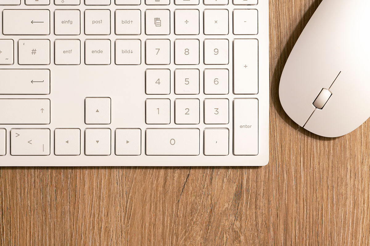 戴尔 Precision 5820 工作站重量：配置与配件影响