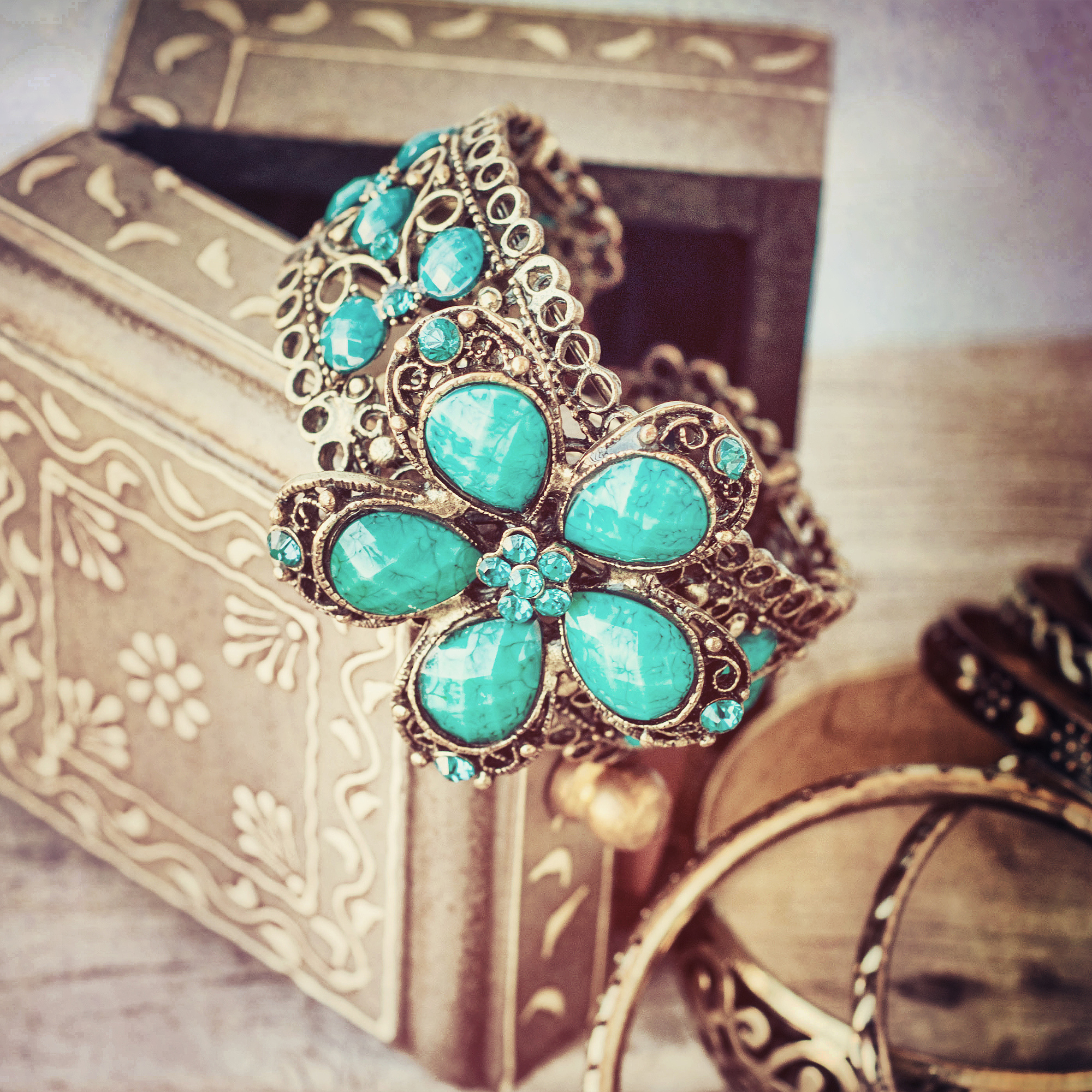 深圳职业技术学院珠宝首饰工艺及鉴定专业就业方向：设计、制作、销售、鉴定