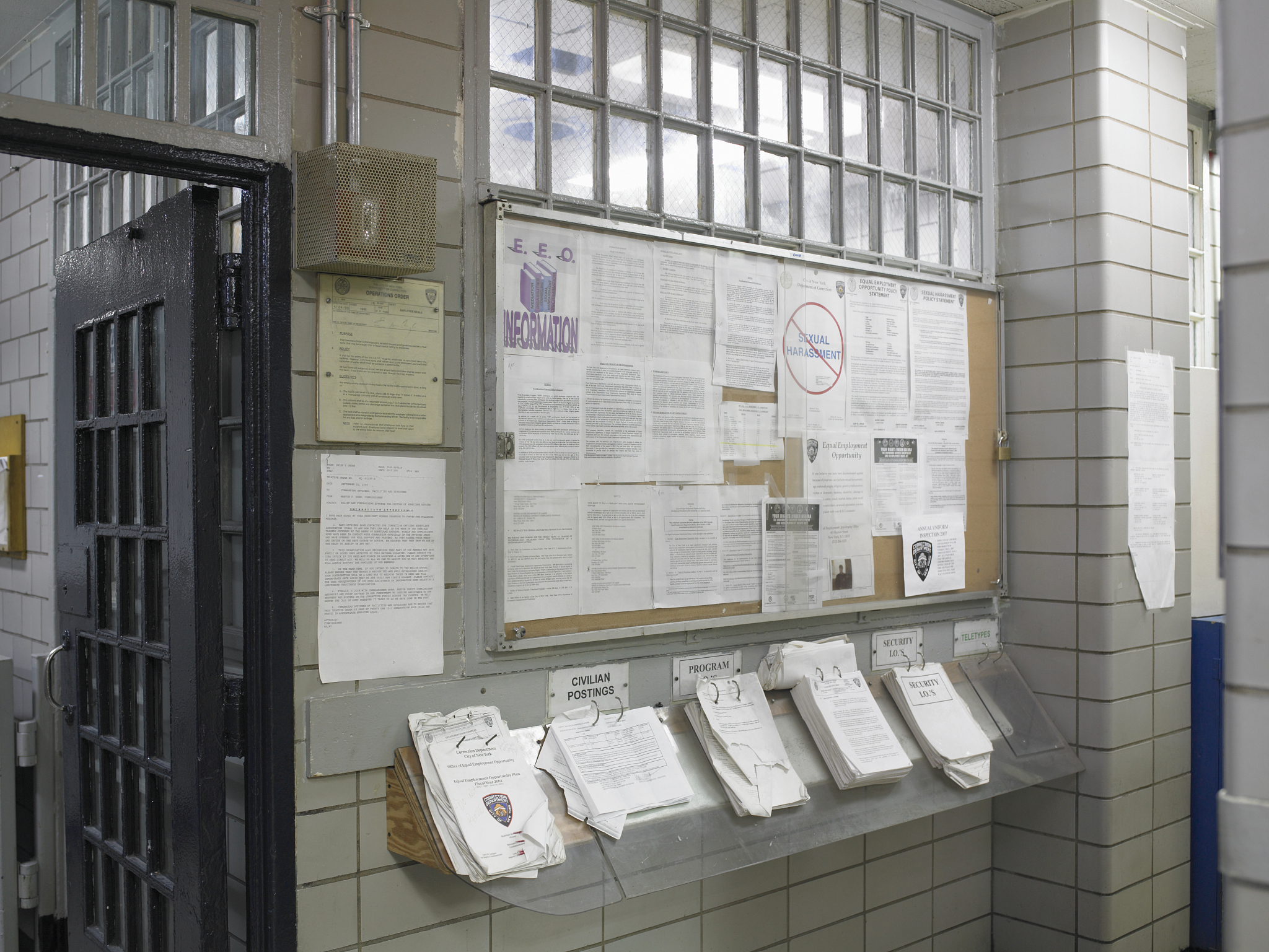 街道视觉环境对人情绪感知的影响因素测度：人因技术视角