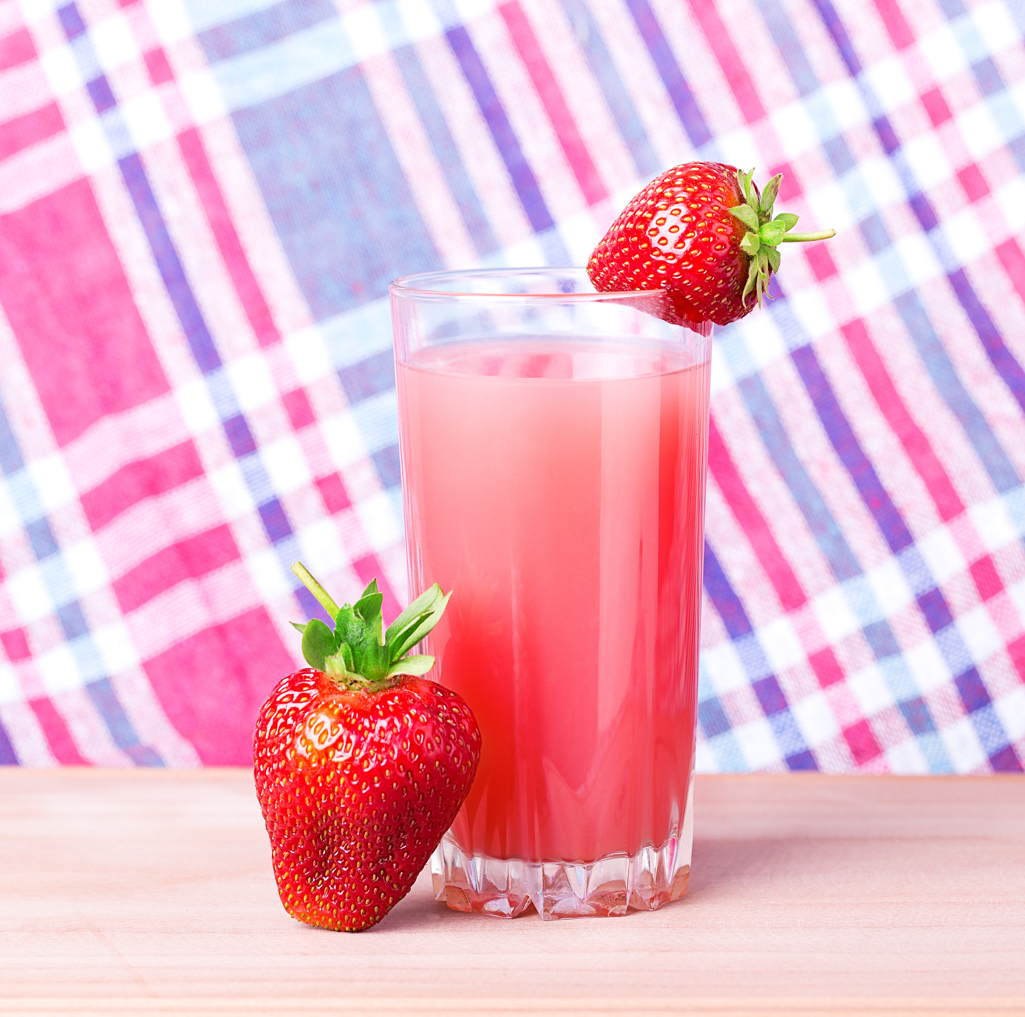 鲜榨草莓汁的做法_鲜榨草莓汁怎么做